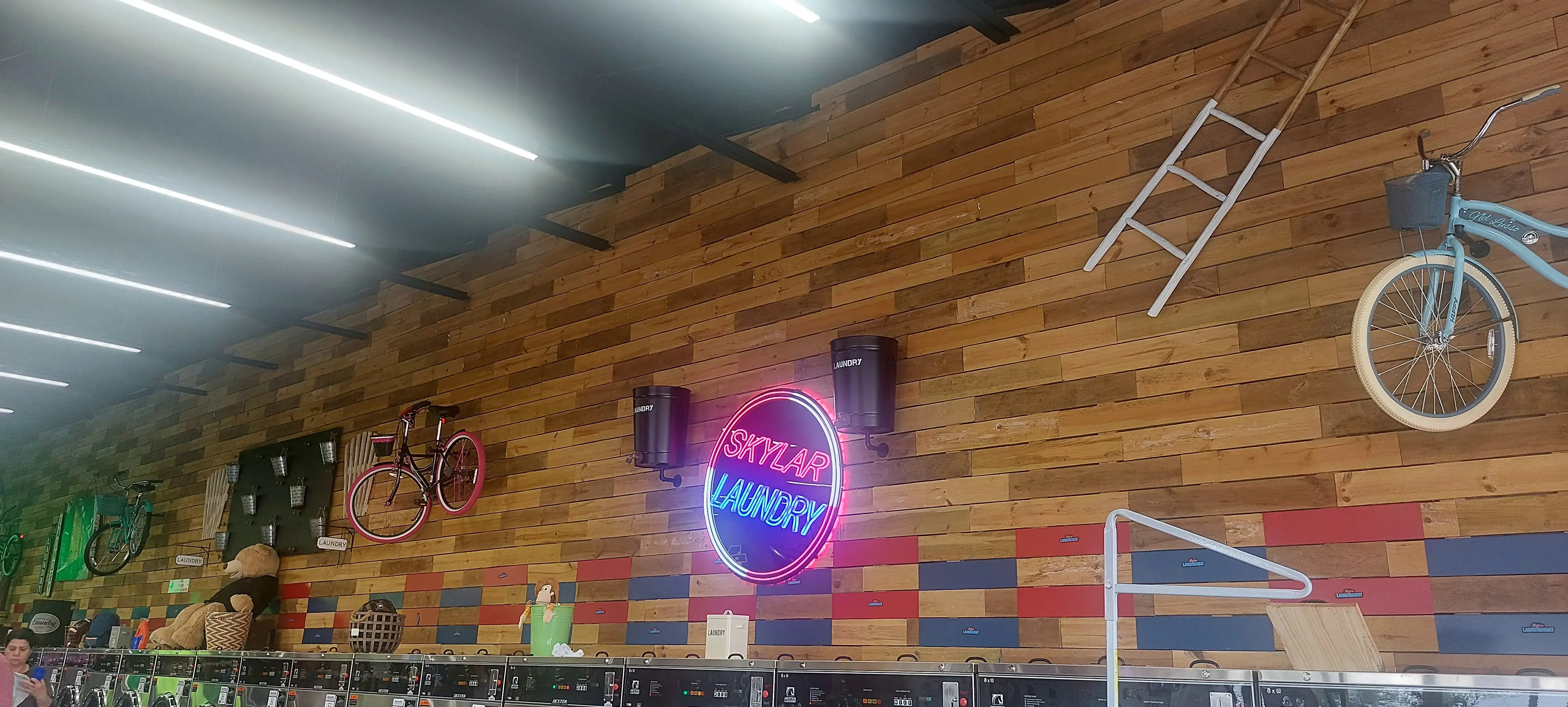 Skylar Laundromat (Madison Heights) - Image 20