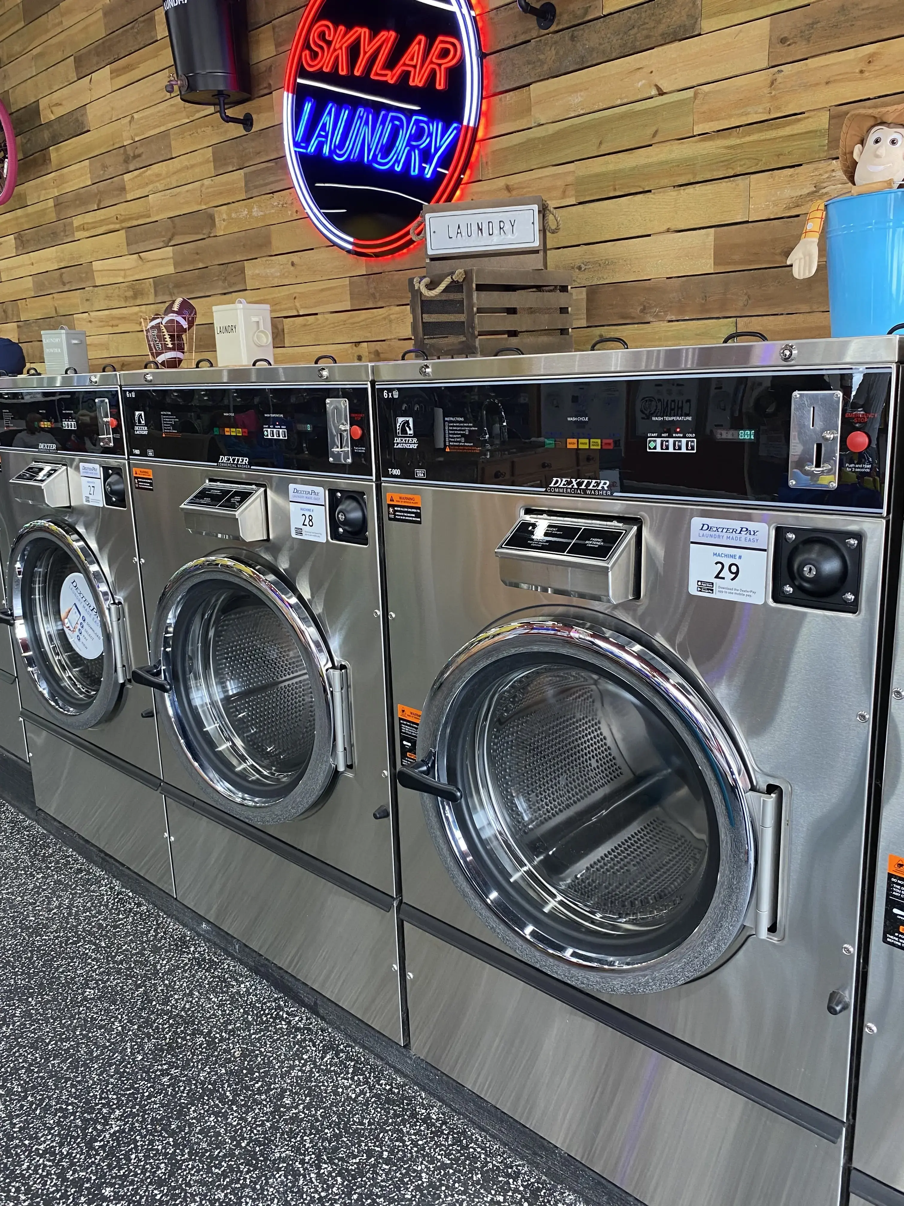 Skylar Laundromat (Madison Heights) - Image 5