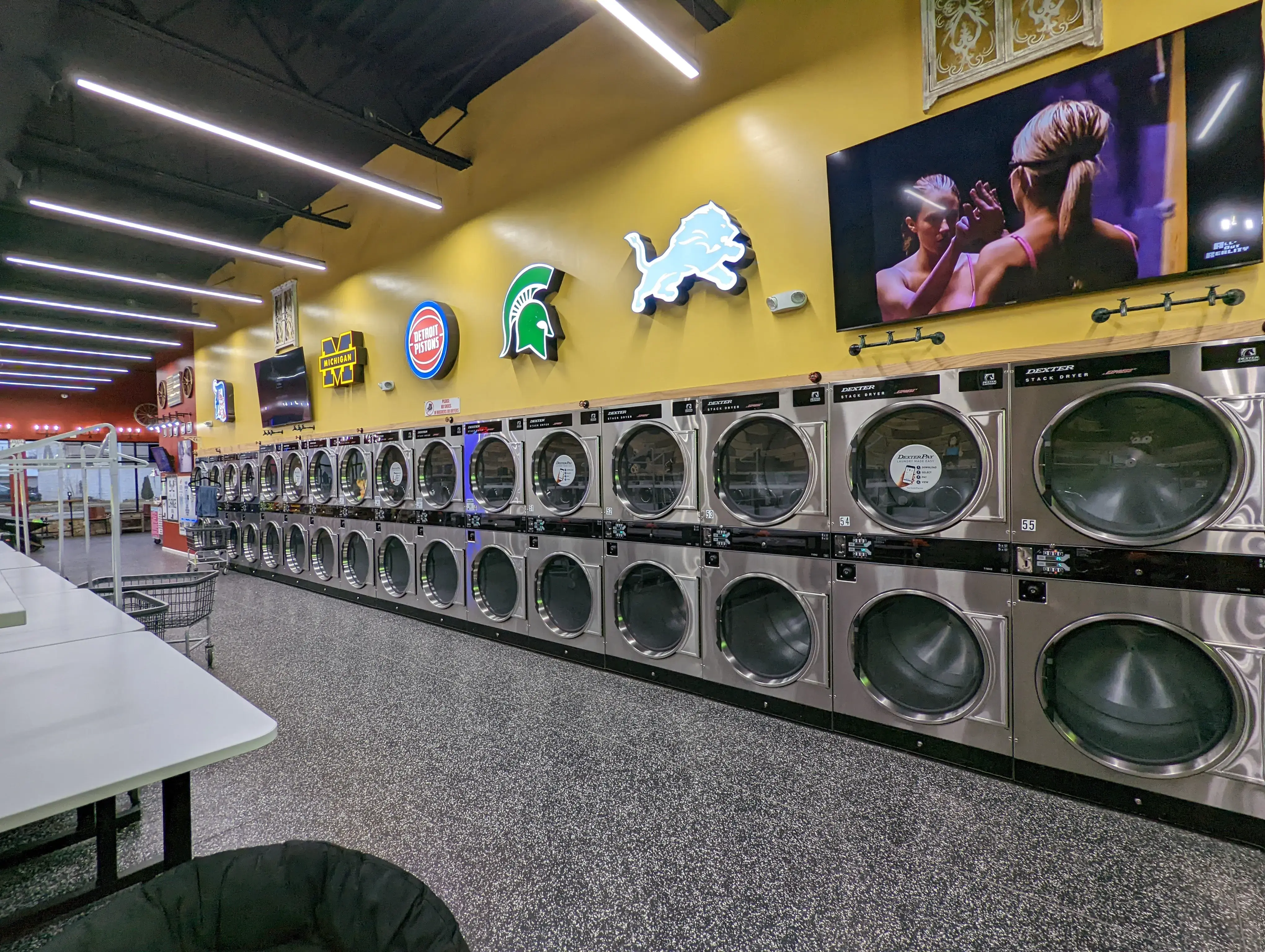 Skylar Laundromat (Madison Heights) thumbnail 3