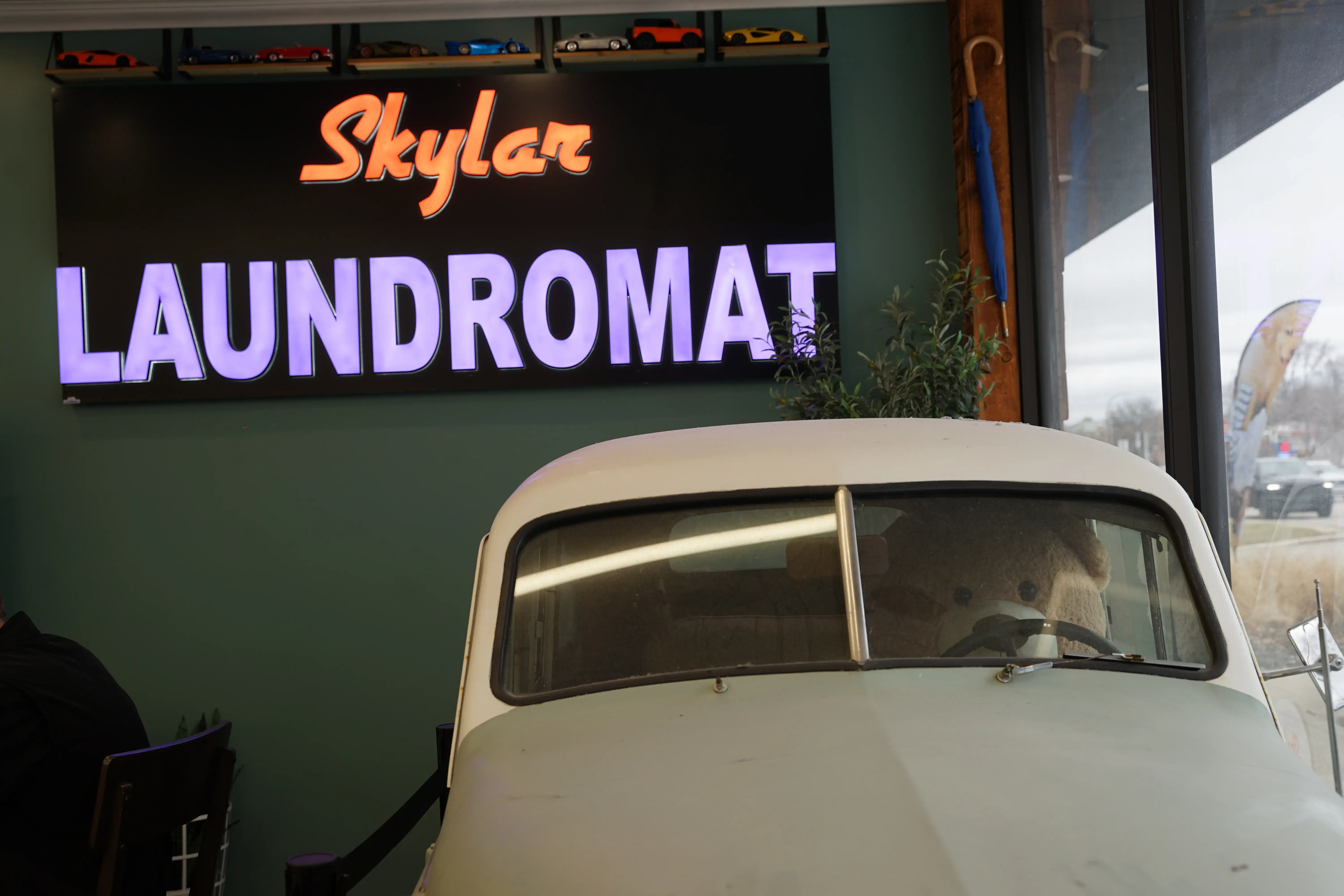 Skylar Laundromat of Berkley thumbnail 12