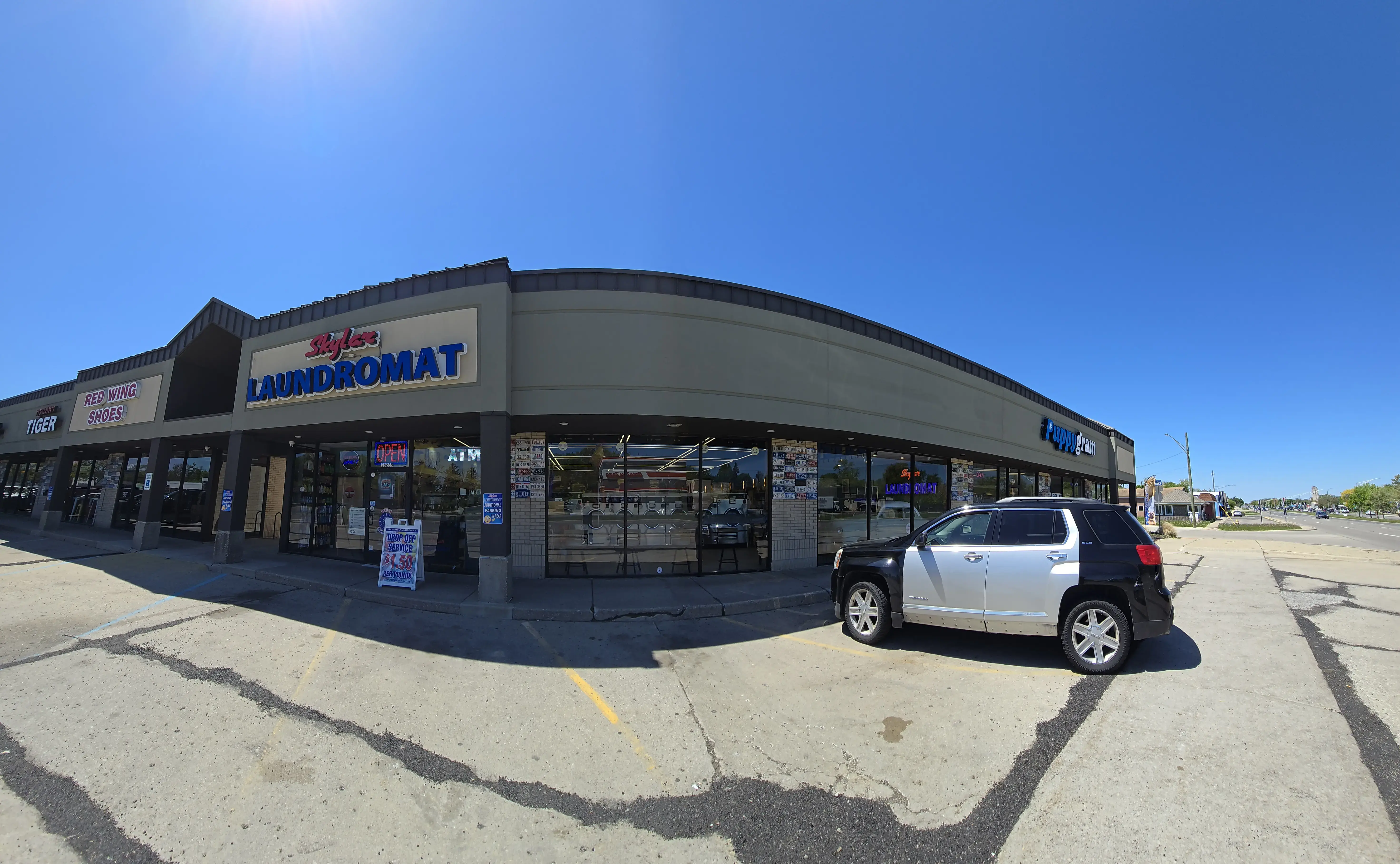 Skylar Laundromat of Berkley thumbnail 6