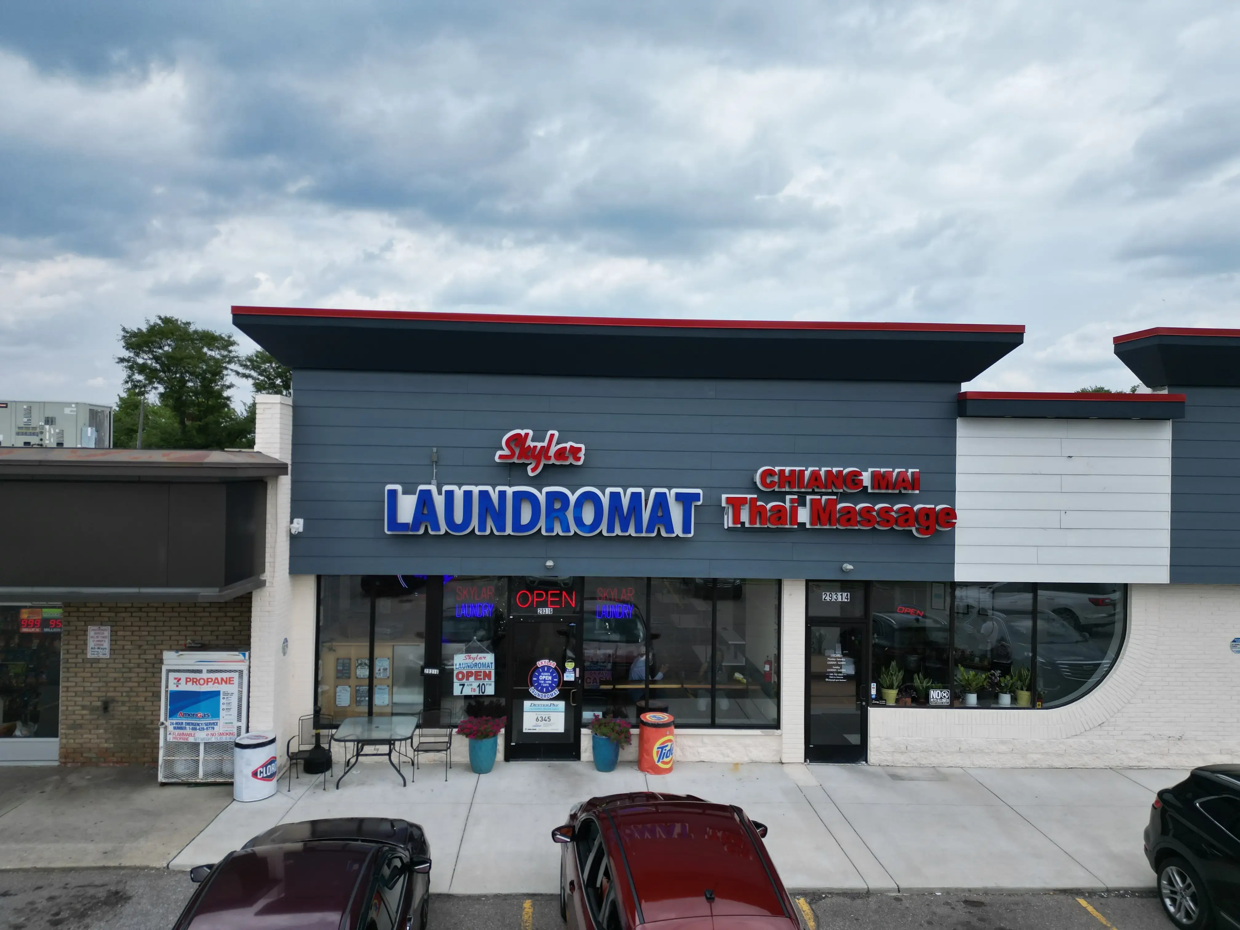Skylar Laundromat of Farmington Hills thumbnail 4