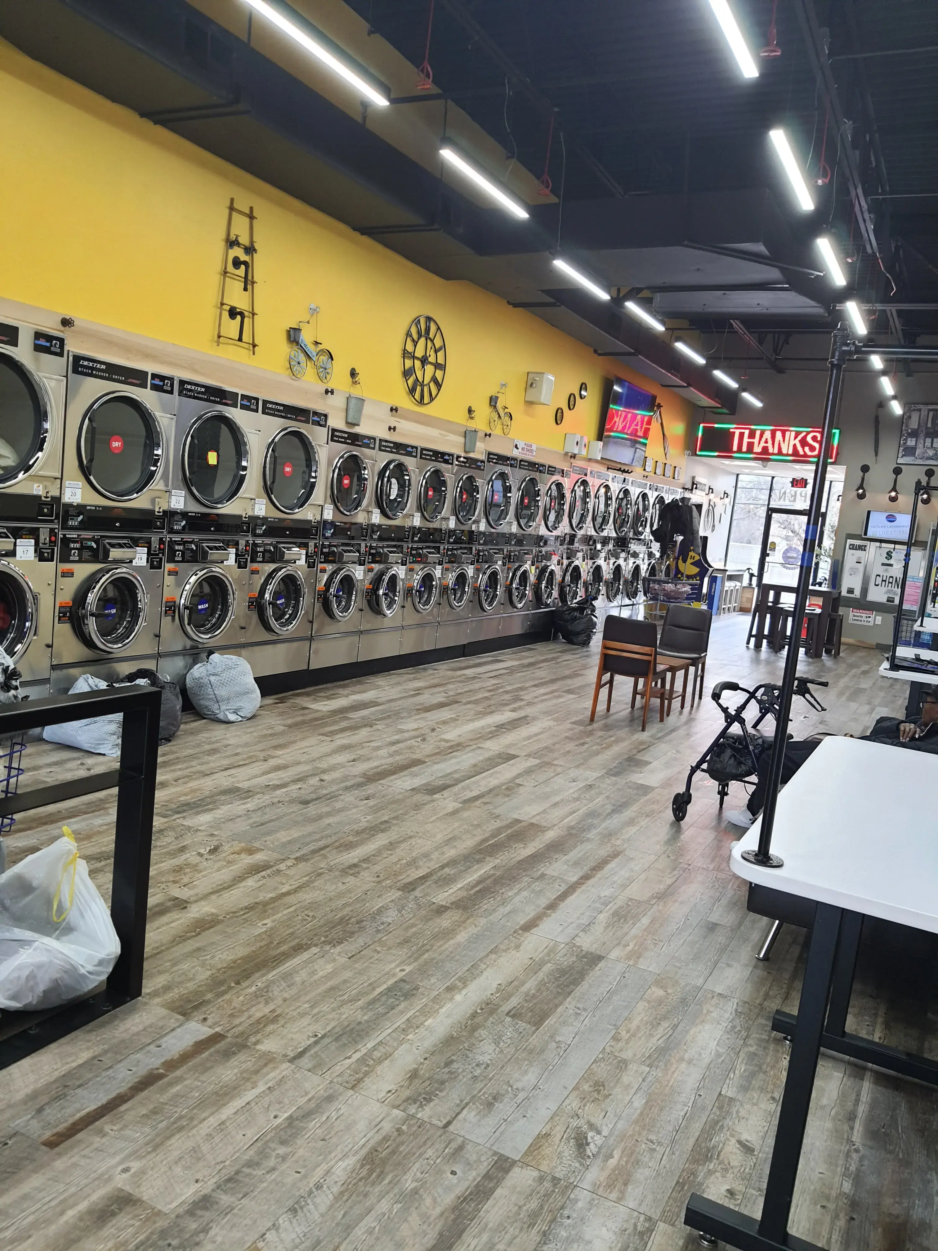 Skylar Laundromat of Farmington Hills thumbnail 3