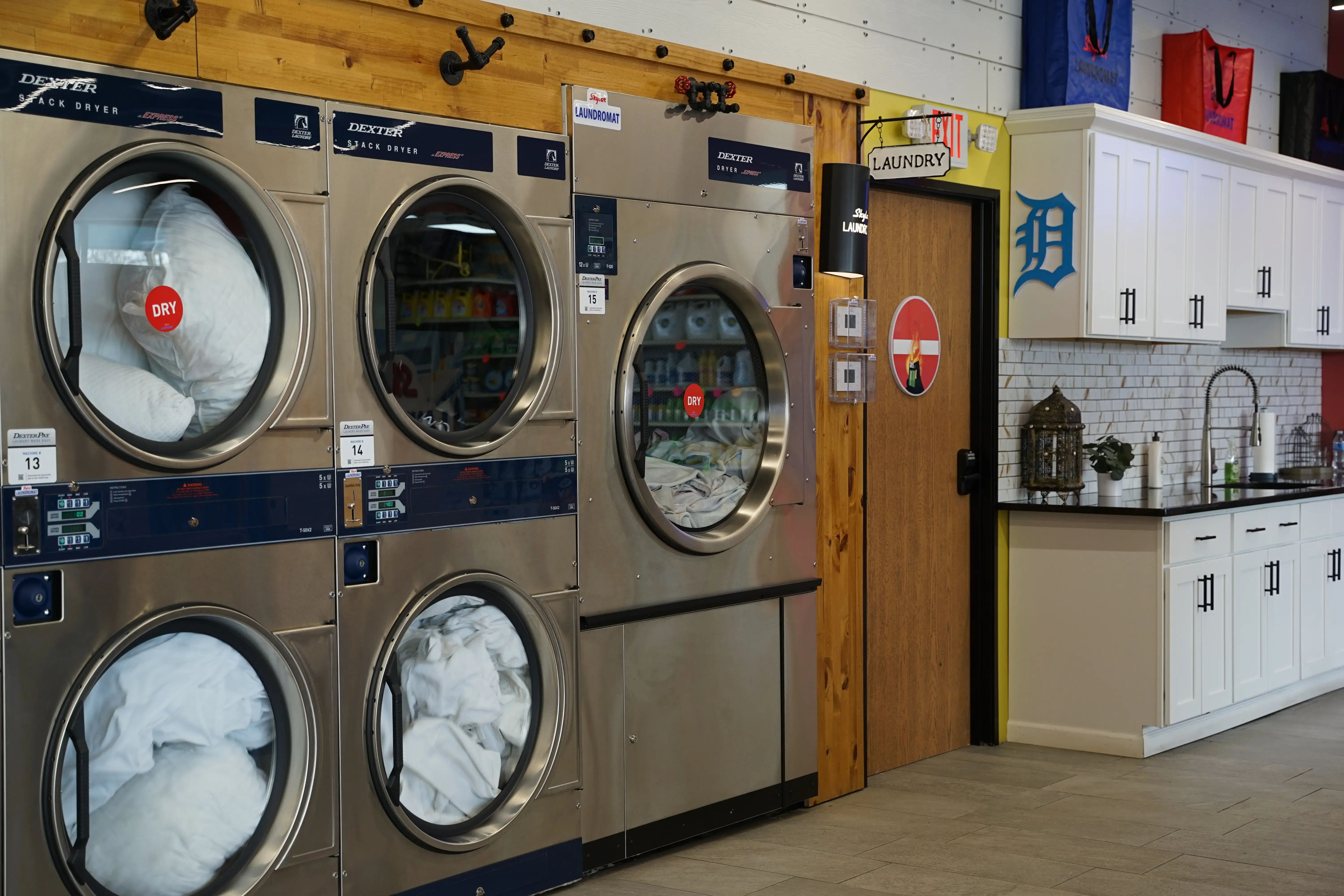 Skylar Laundromat of Inkster thumbnail 18
