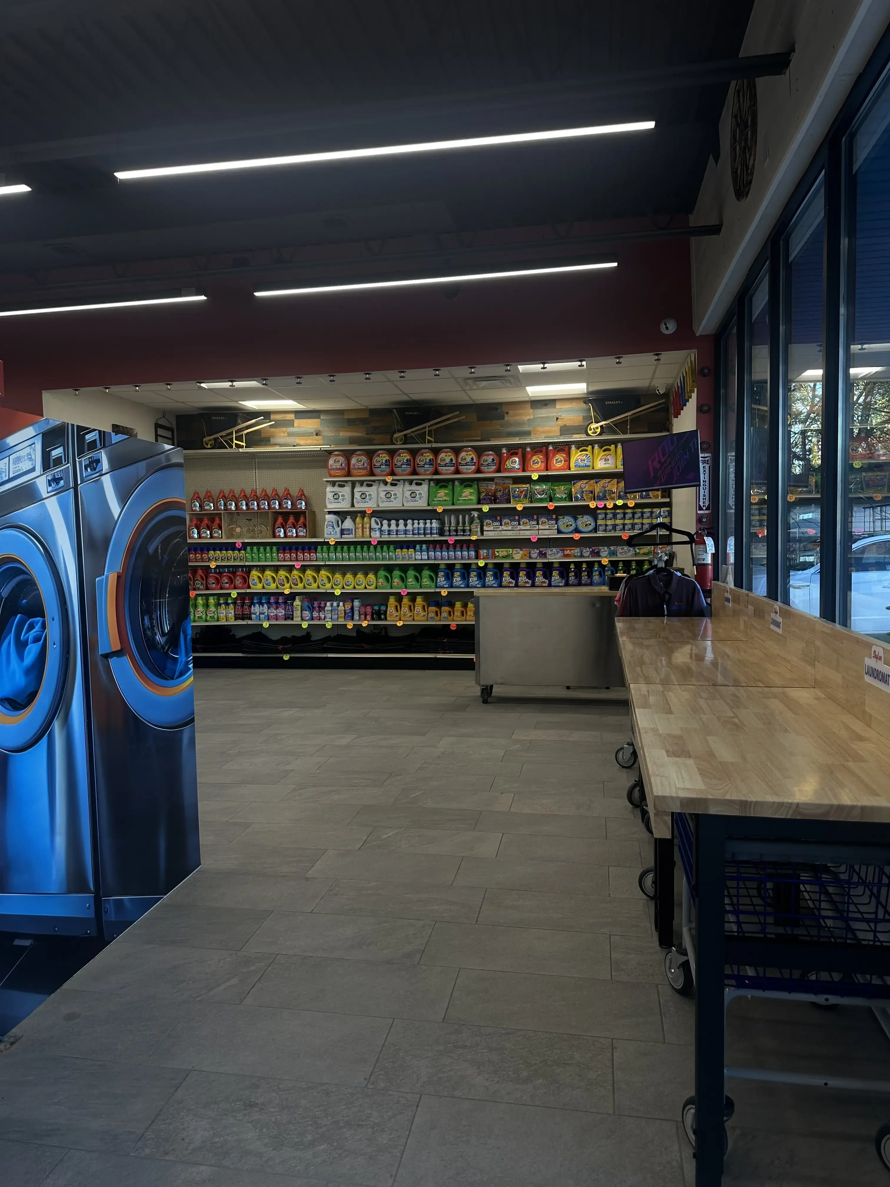 Skylar Laundromat of Inkster thumbnail 5