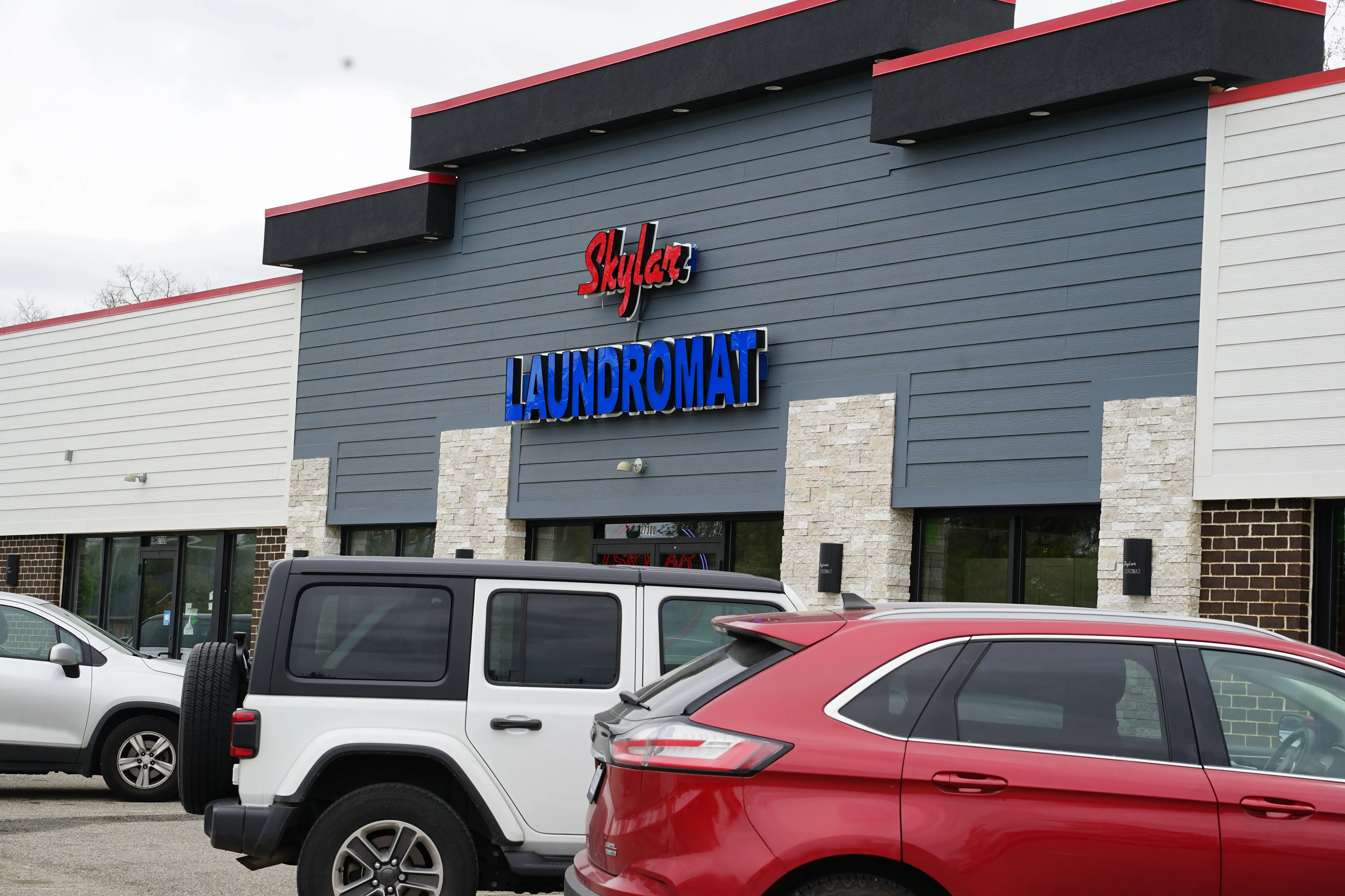 Skylar Laundromat of Lathrup Village - Image 5