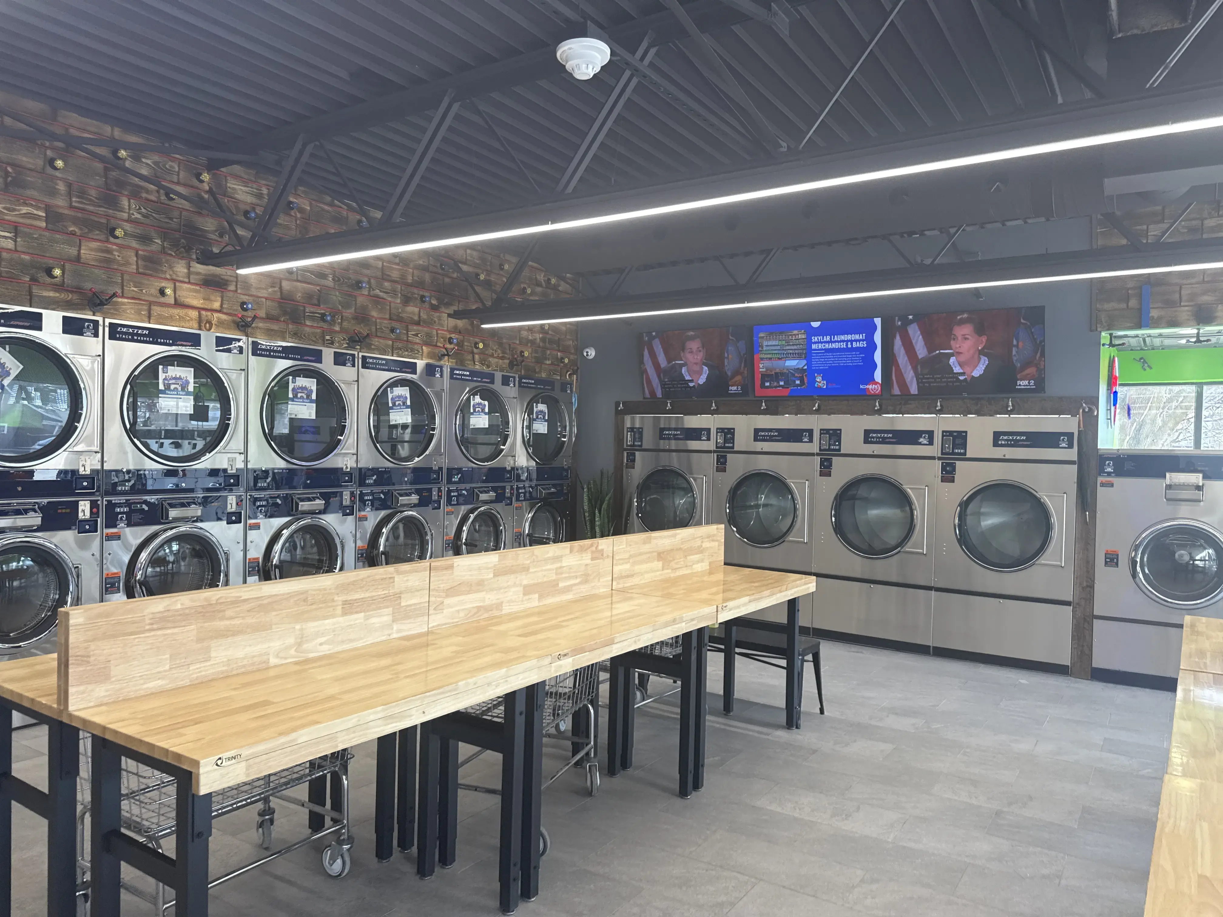 Skylar Laundromat of Lathrup Village thumbnail 3