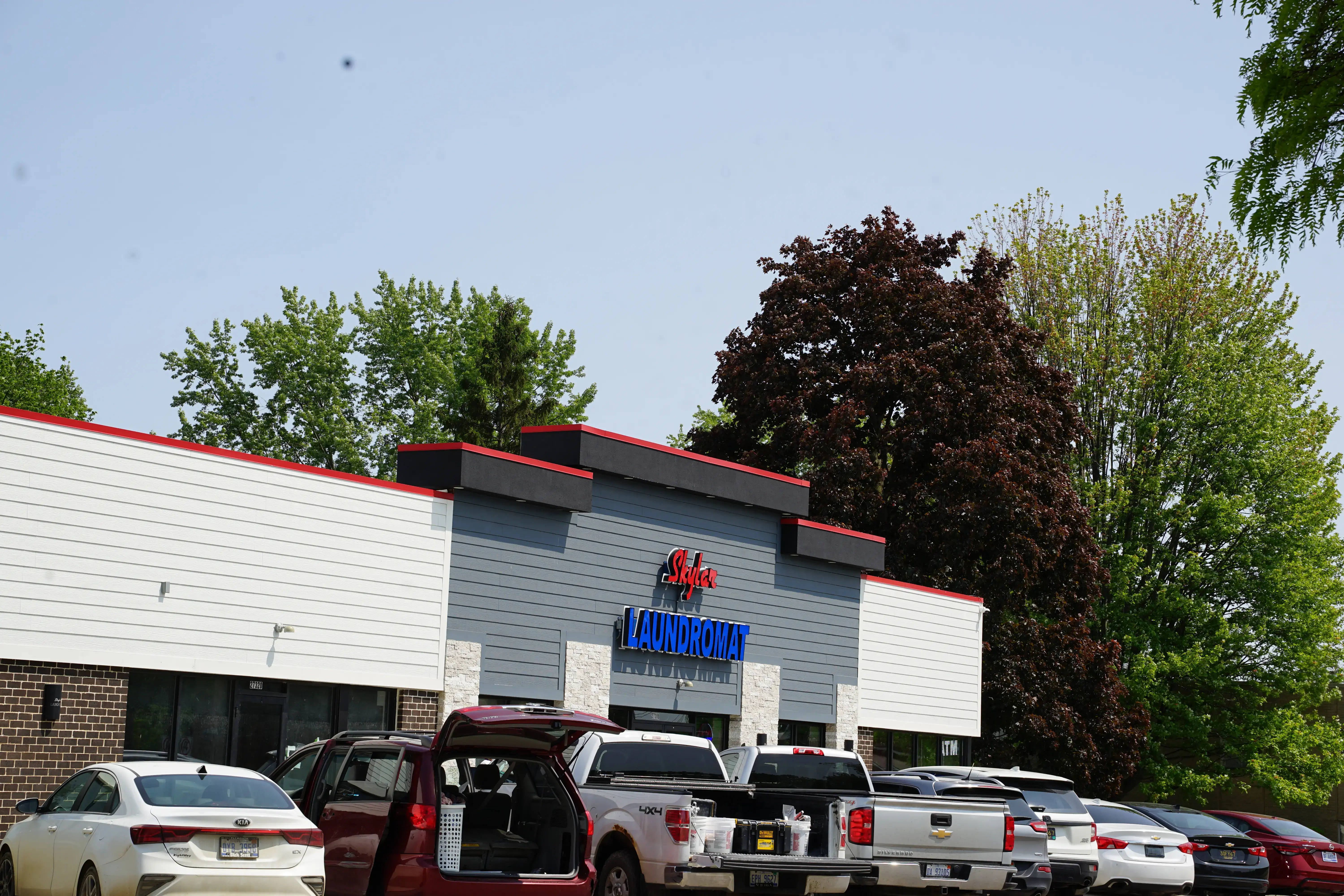 Skylar Laundromat of Lathrup Village thumbnail 13