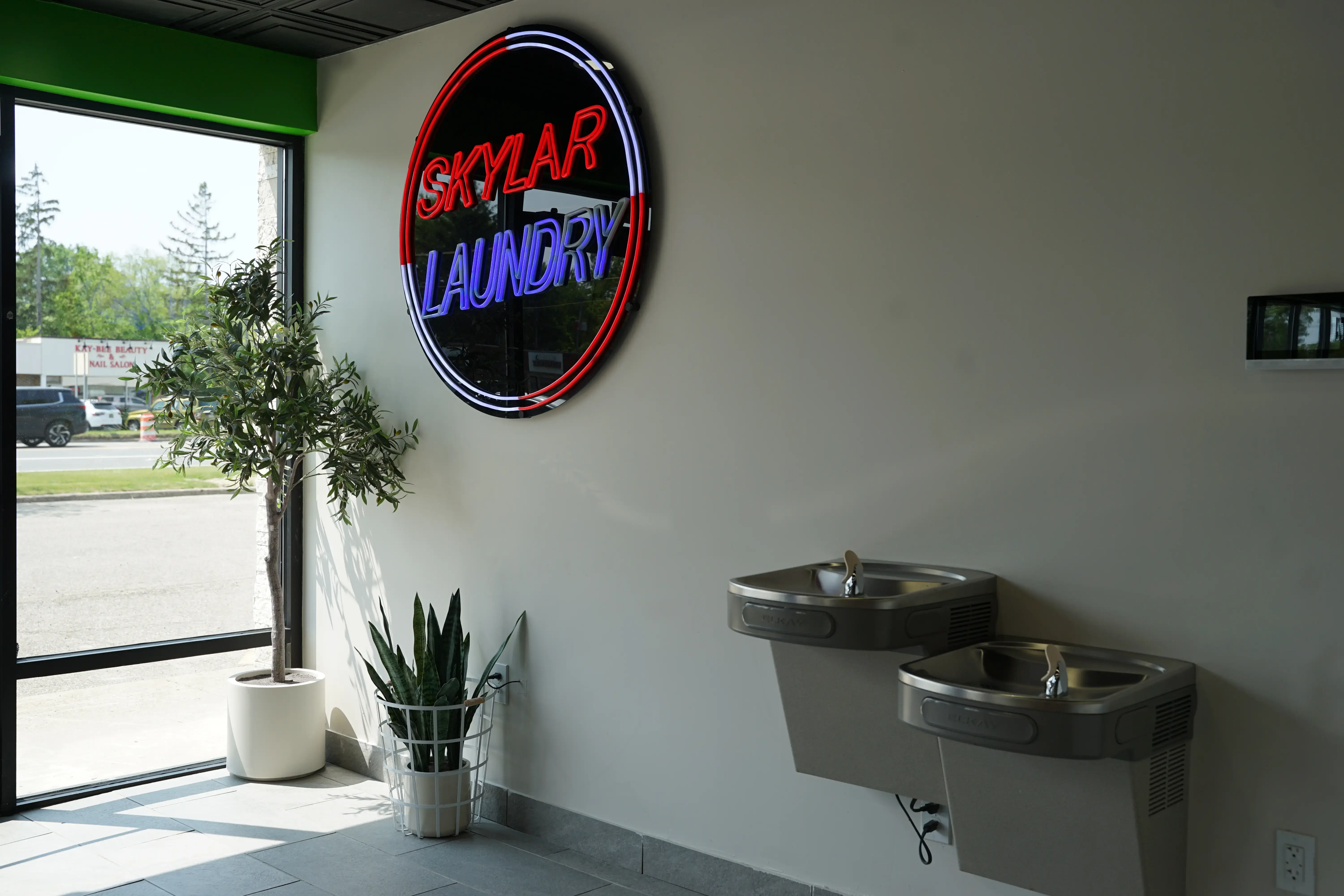 Skylar Laundromat of Lathrup Village - Image 11