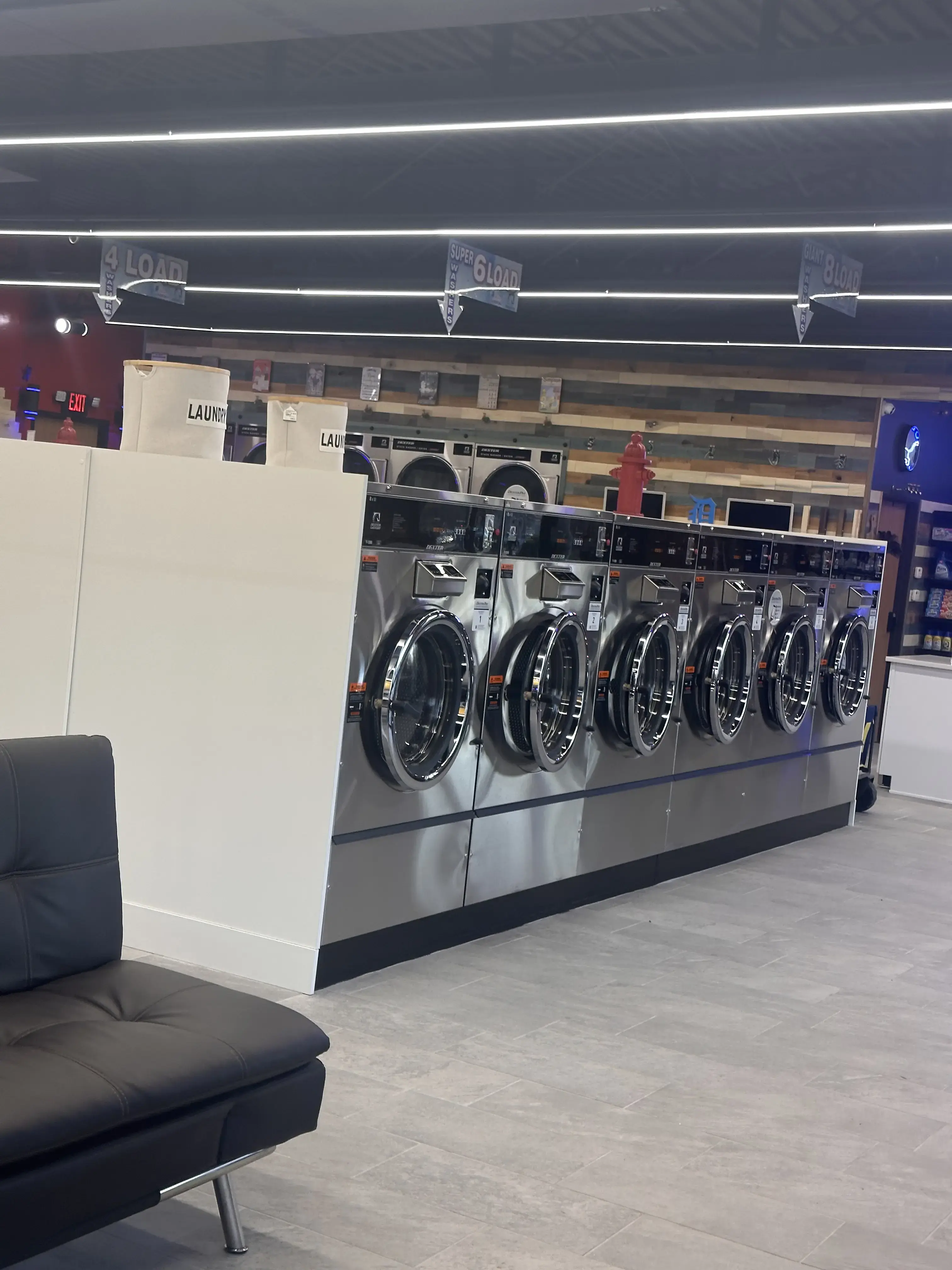 Skylar Laundromat of Livonia (5 mile) - Image 8