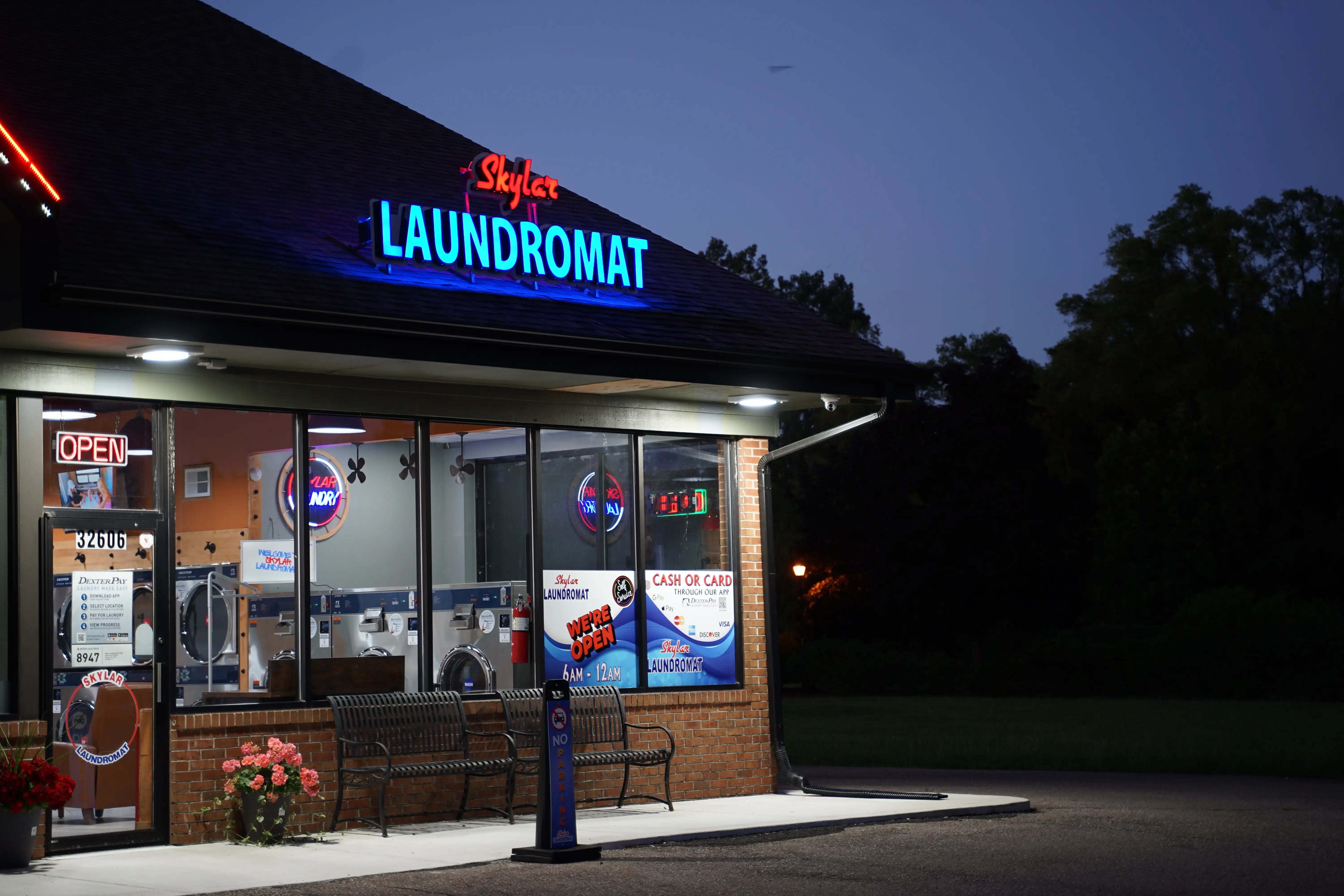 Skylar Laundromat of Livonia (7 Mile) thumbnail 19