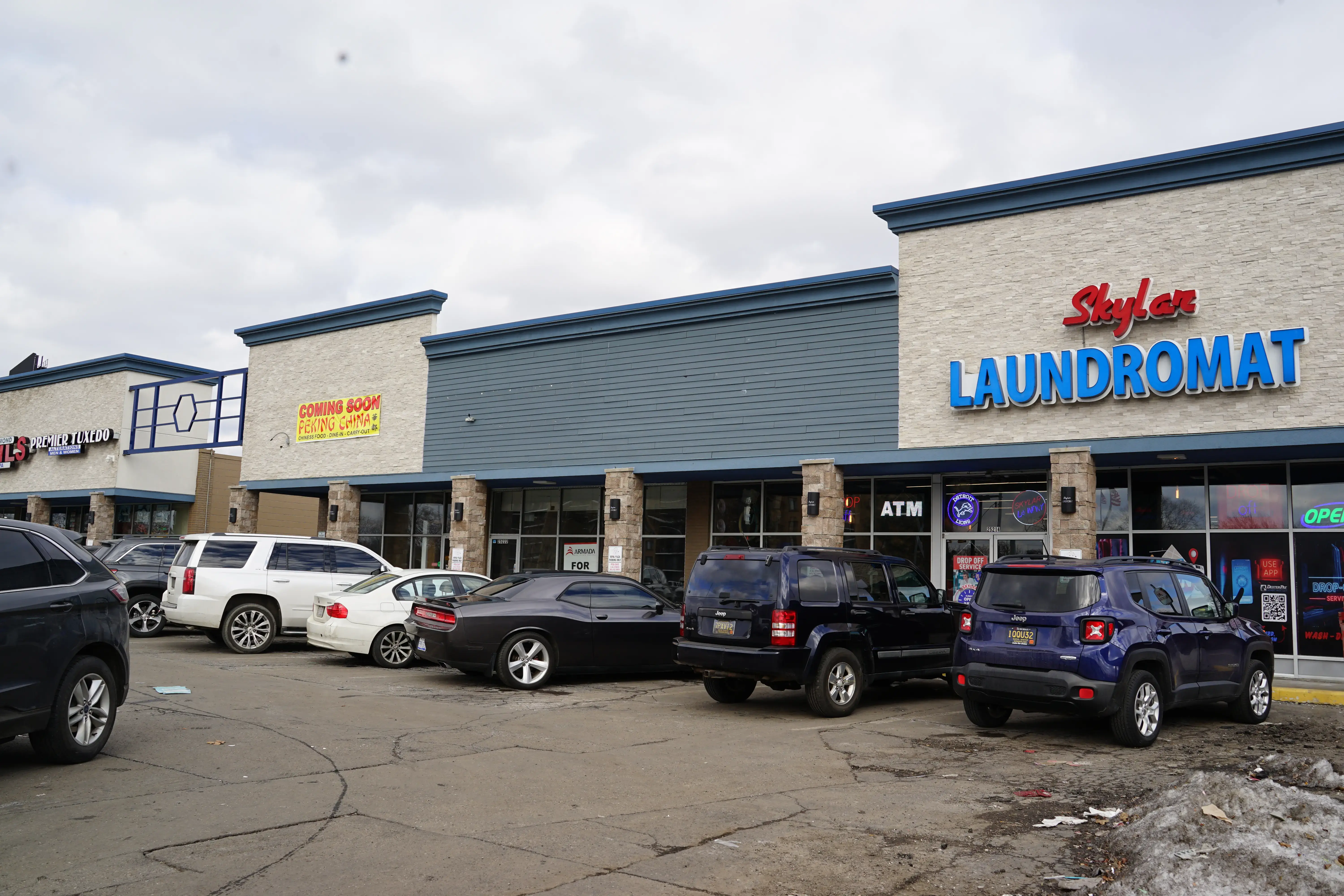 Skylar Laundromat of Oak Park thumbnail 3