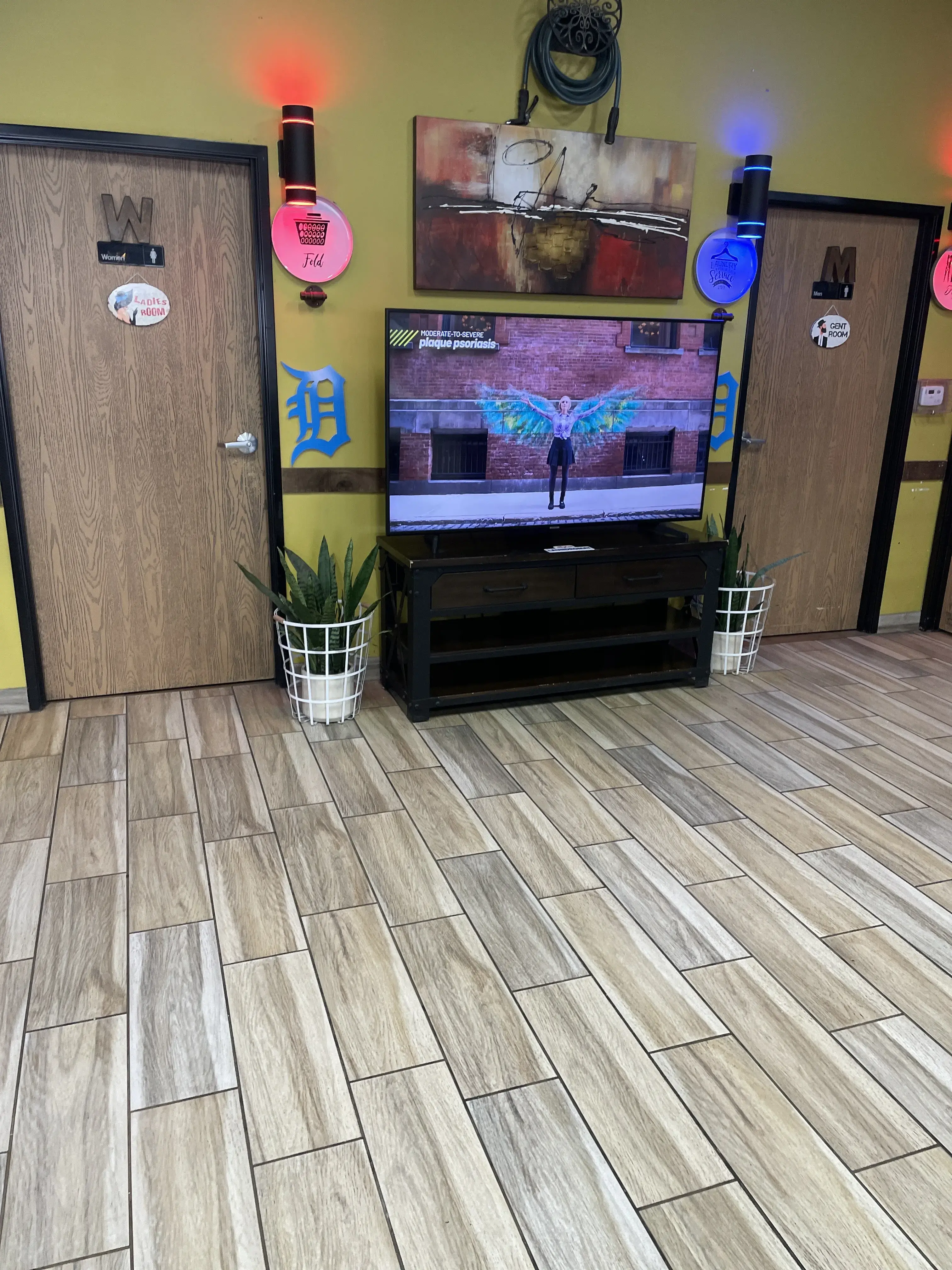 Skylar Laundromat of Redford - Image 9