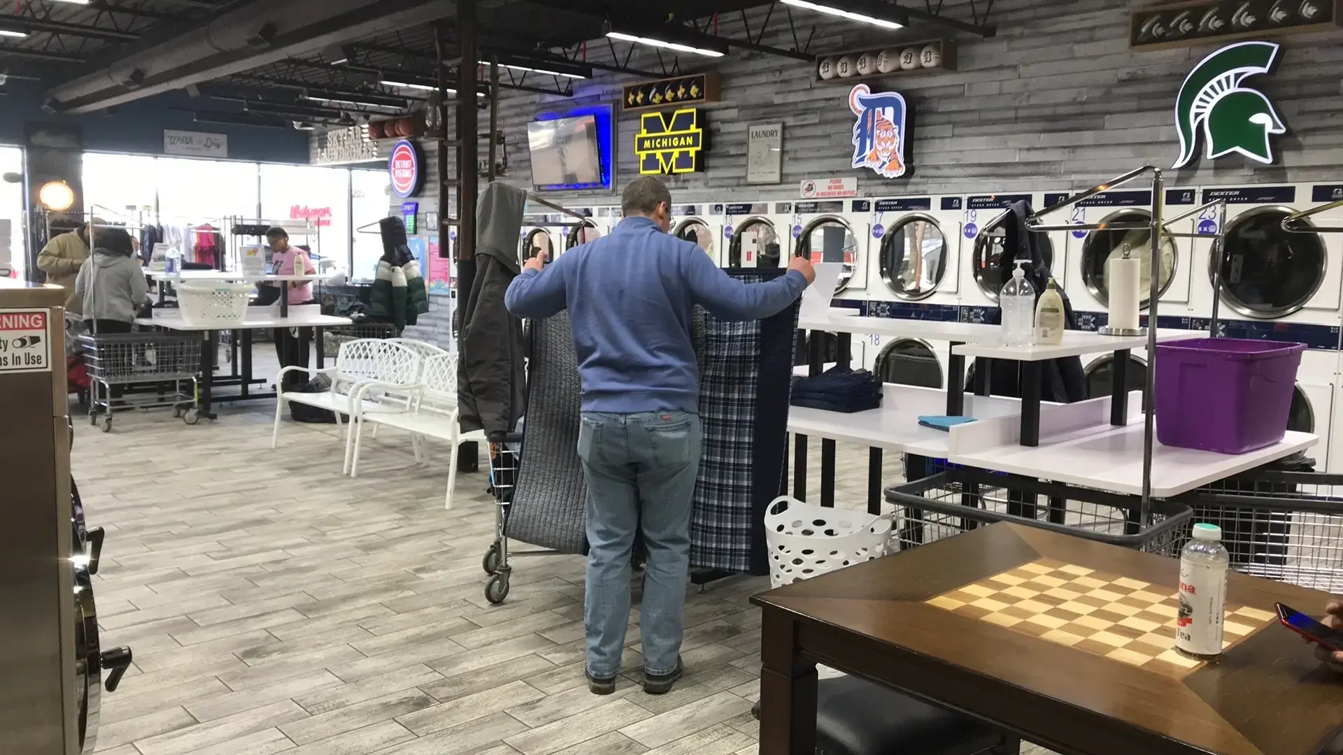 Skylar Laundromat of Taylor - Image 14