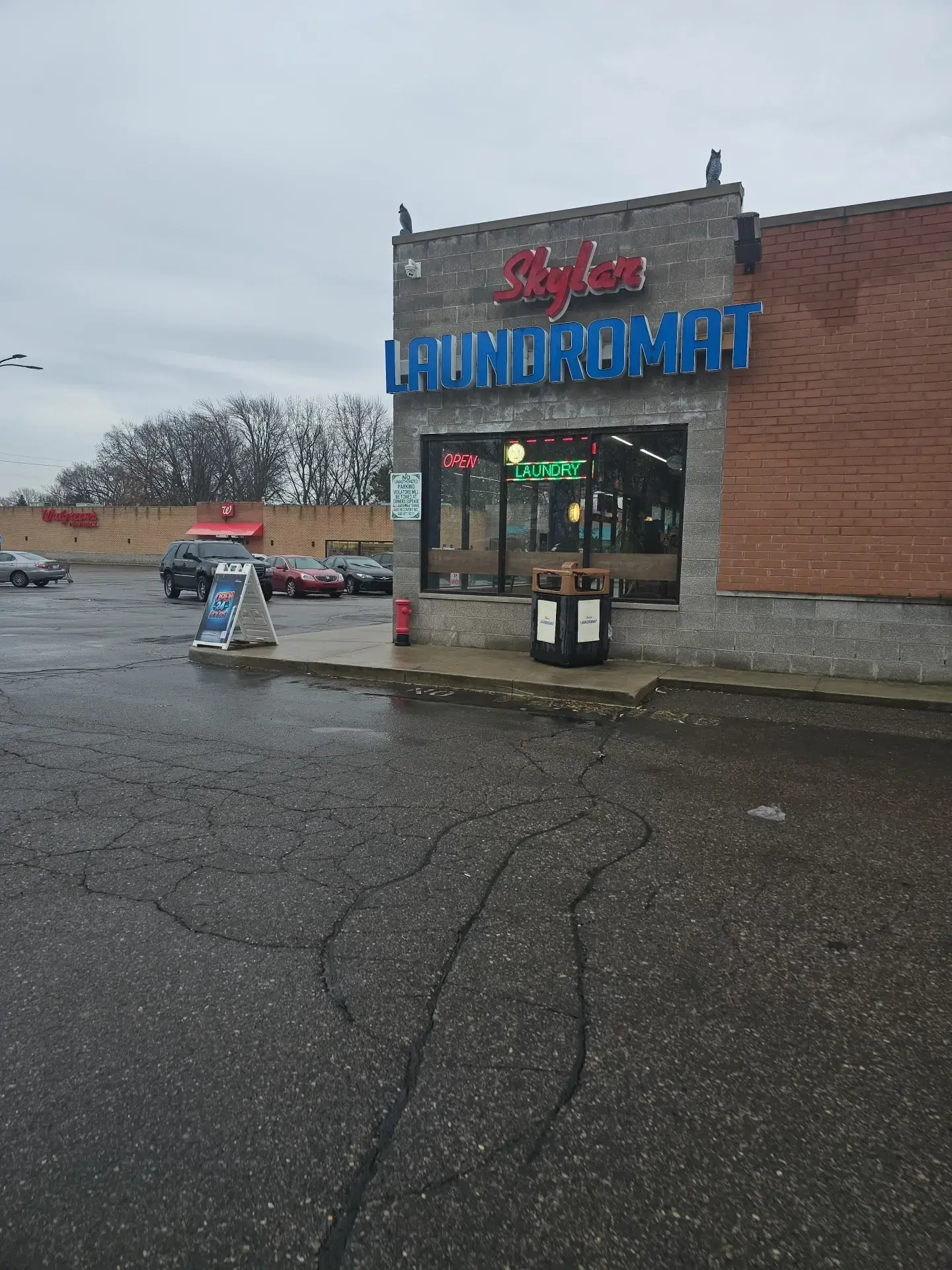 Skylar Laundromat of Taylor - Image 4