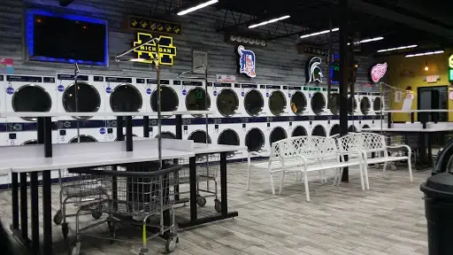 Skylar Laundromat of Taylor thumbnail 20