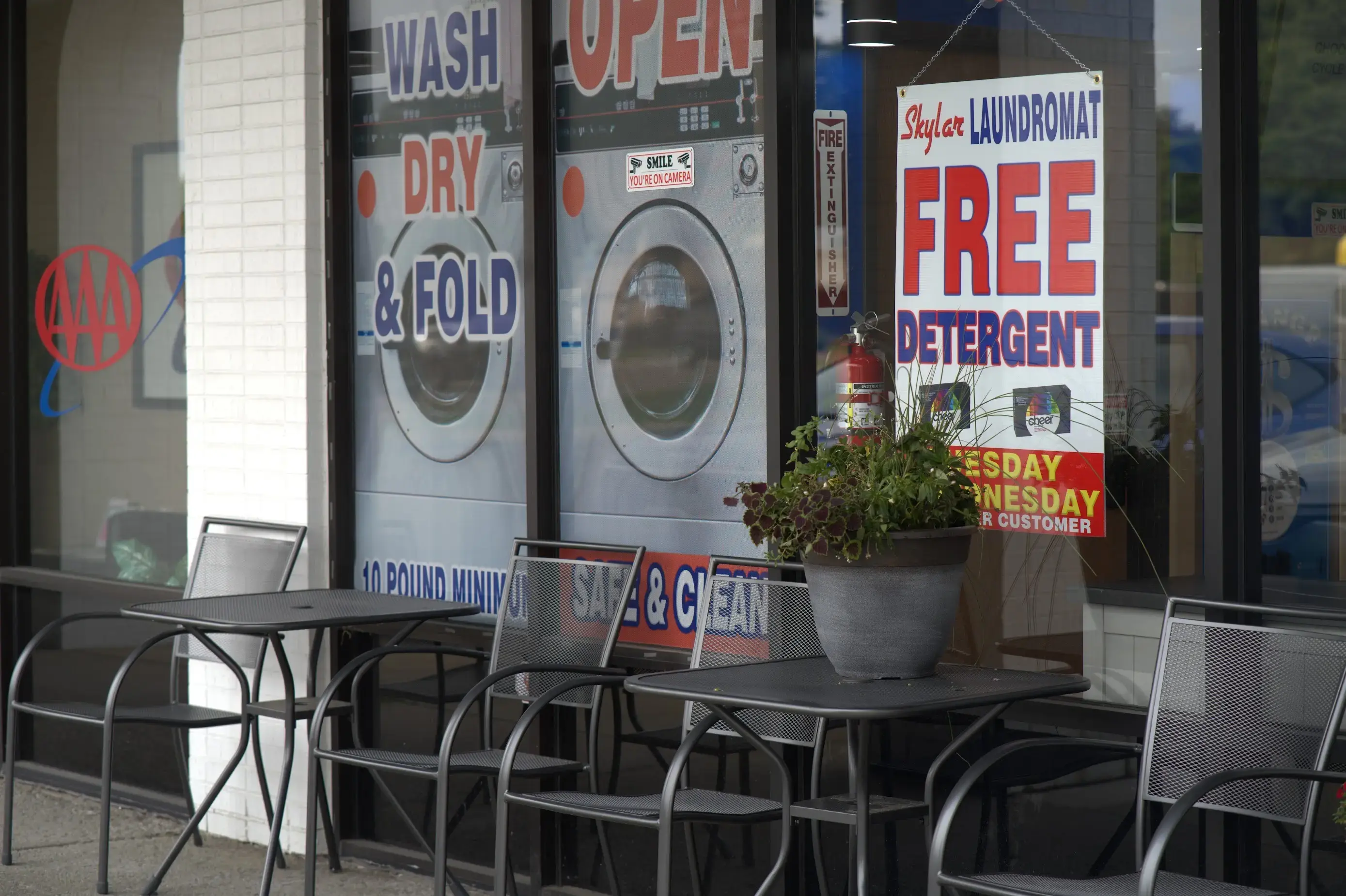 Skylar Laundromat of Westland thumbnail 13