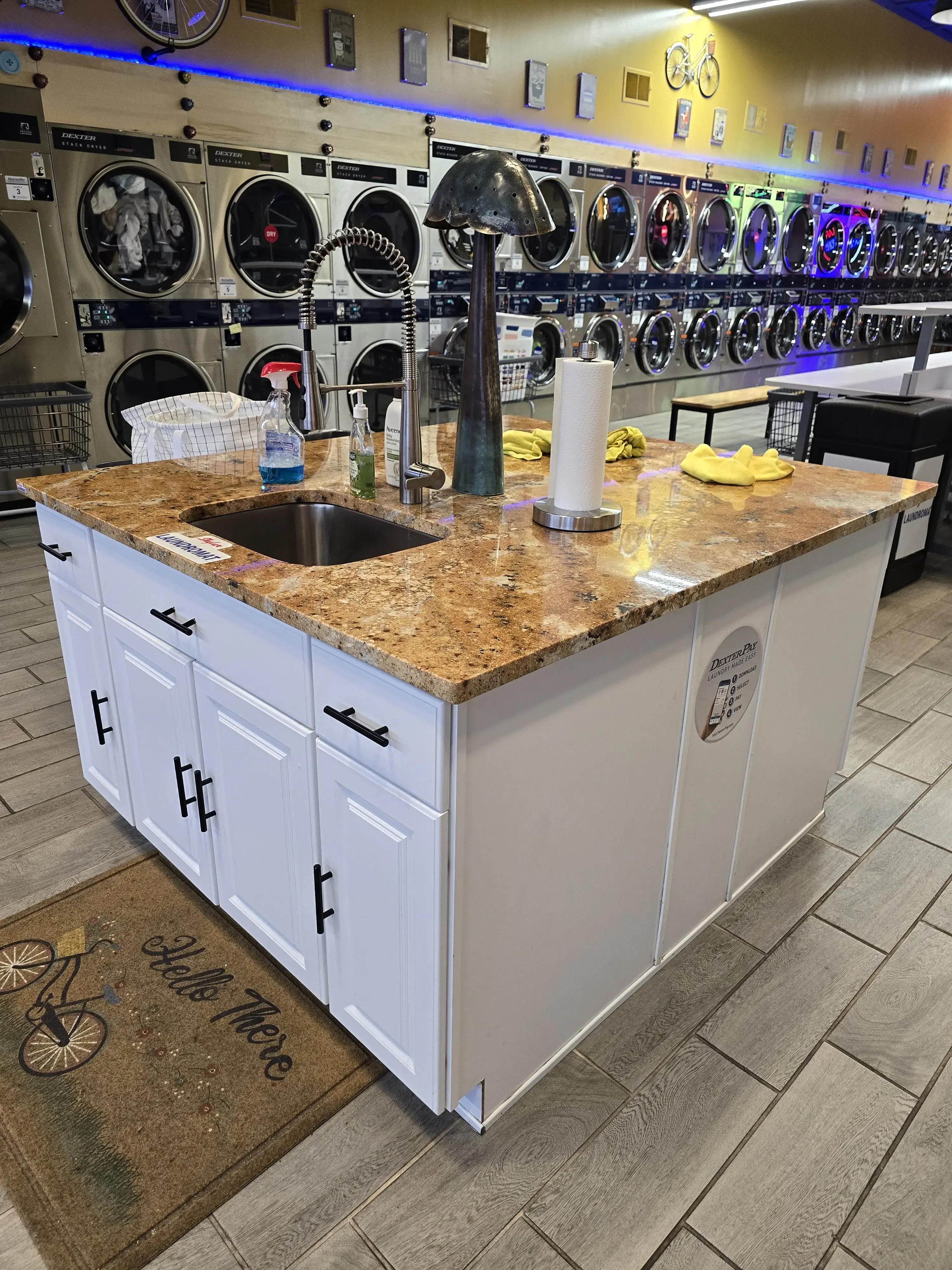 Skylar Laundromat of Westland thumbnail 11