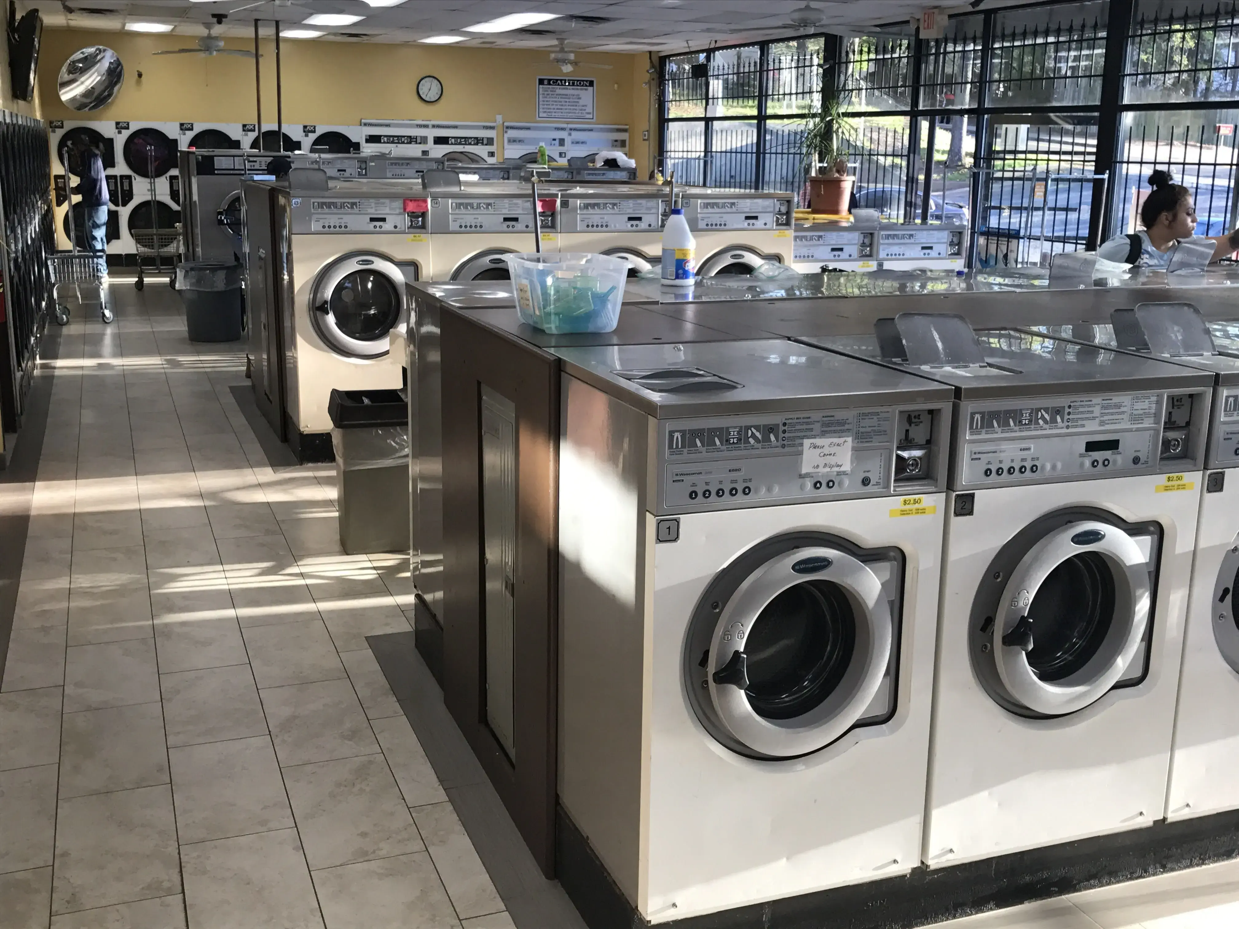 Skyline Laundromats (Cleveland Ave) - Image 1