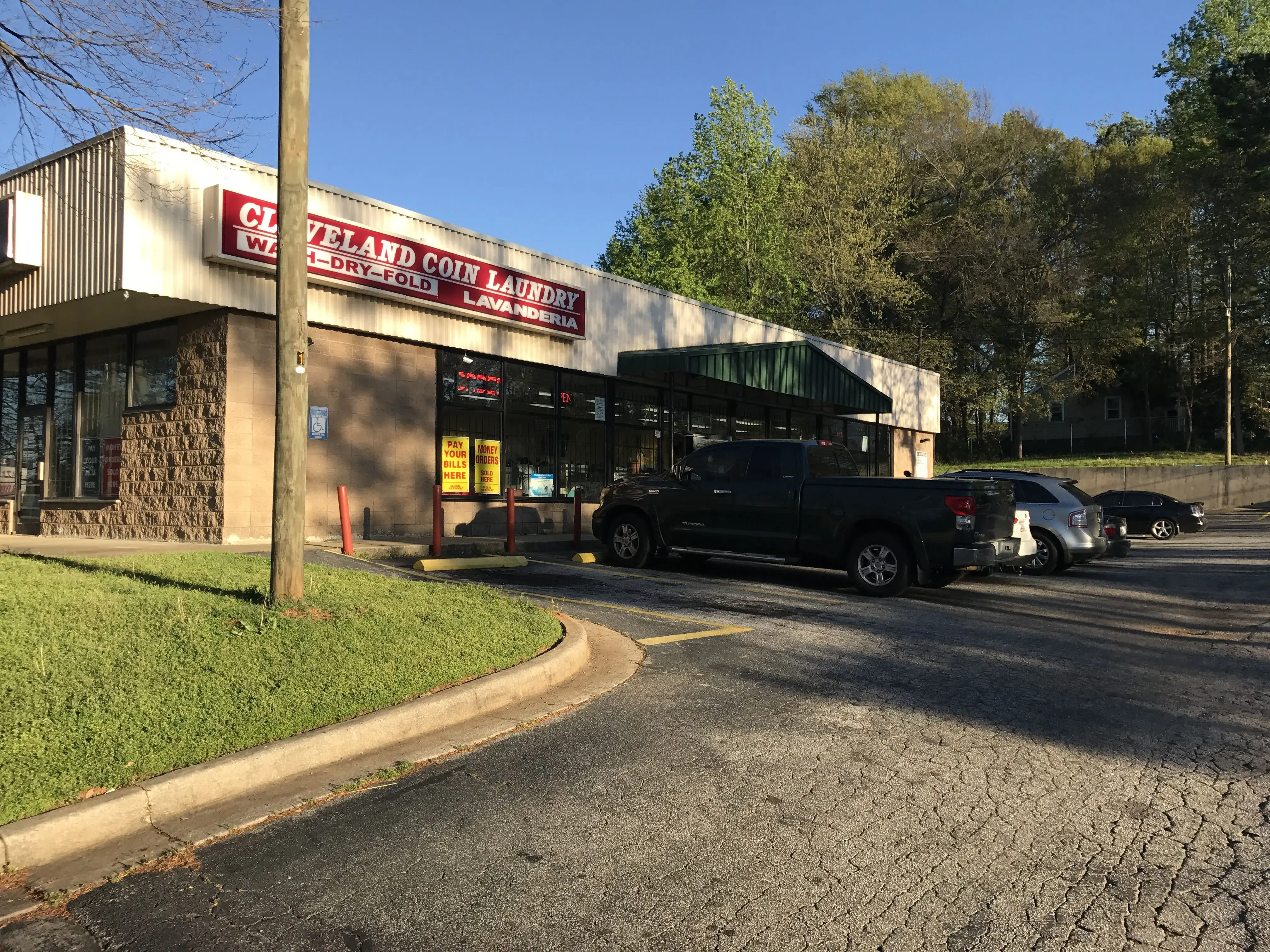 Skyline Laundromats (Cleveland Ave) - Image 2