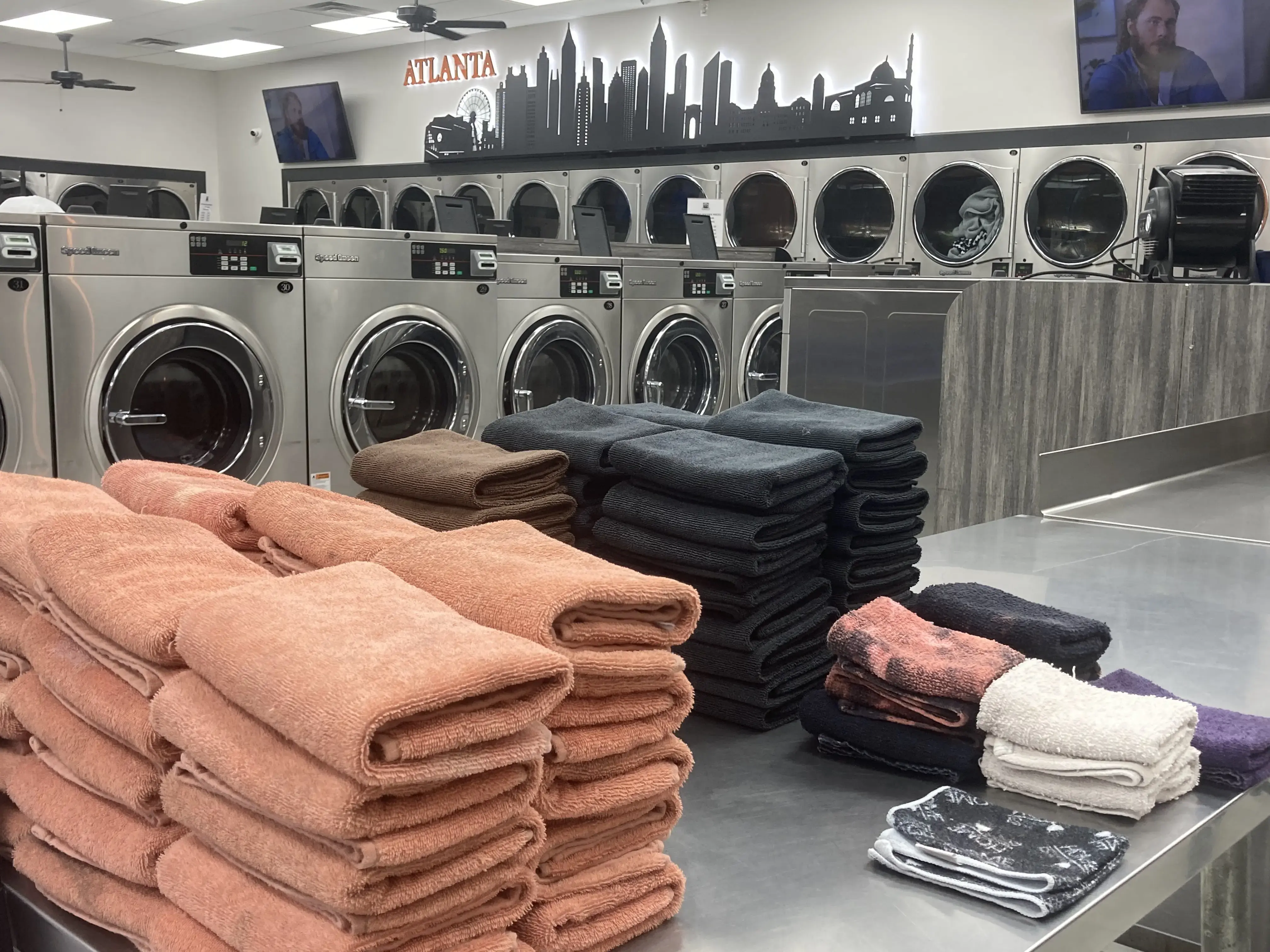 Skyline Laundromats/24 HOURS (Hapeville) - Image 9