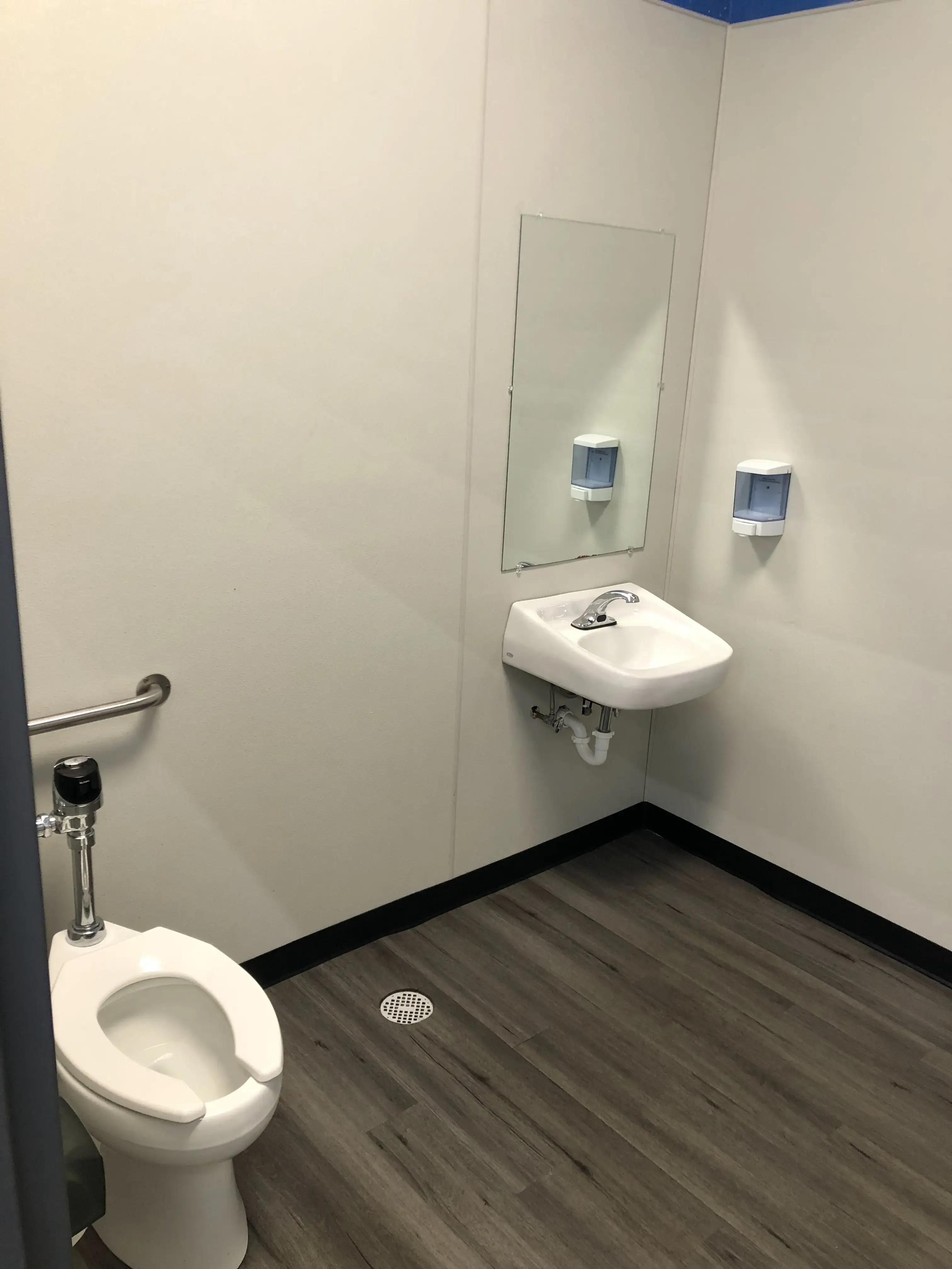 Skyline Laundromats/Free Dry (Metropolitan) - Image 11