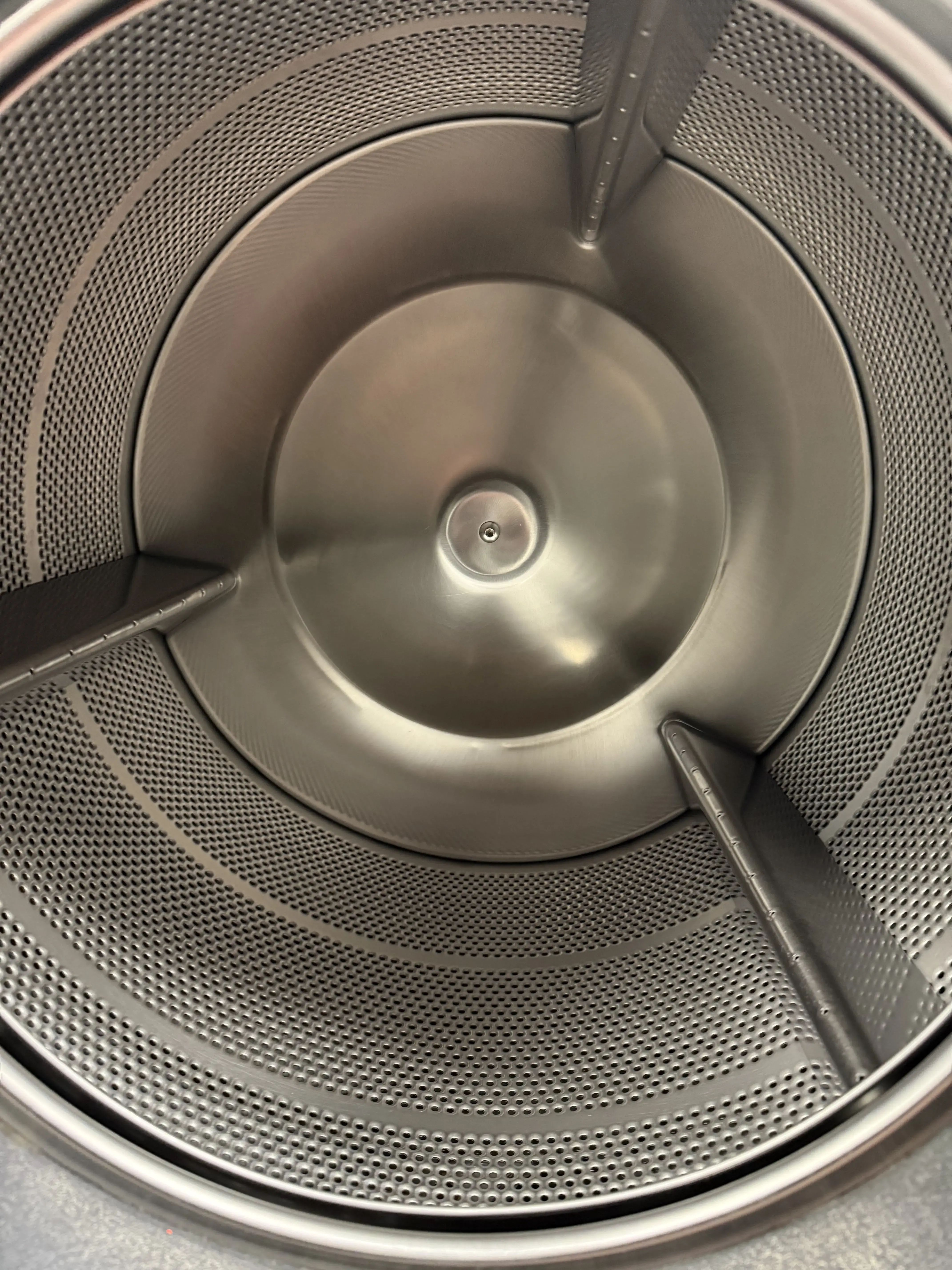 Skyway Laundromat - Image 9