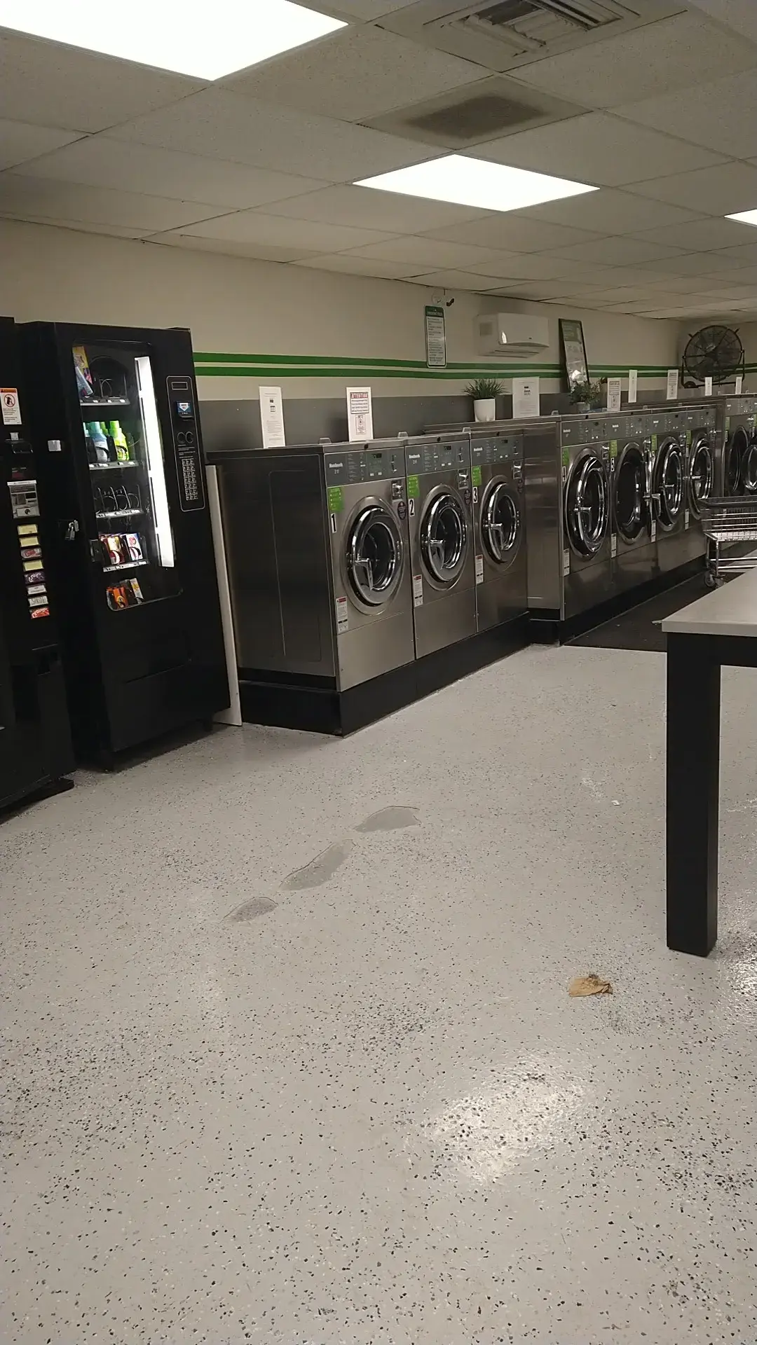 Skyway Laundromat thumbnail 19