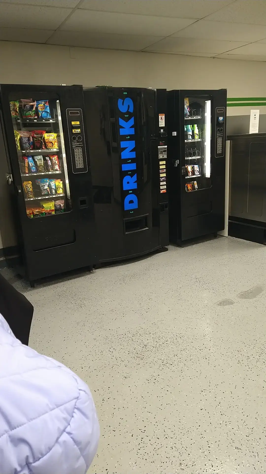 Skyway Laundromat - Image 7