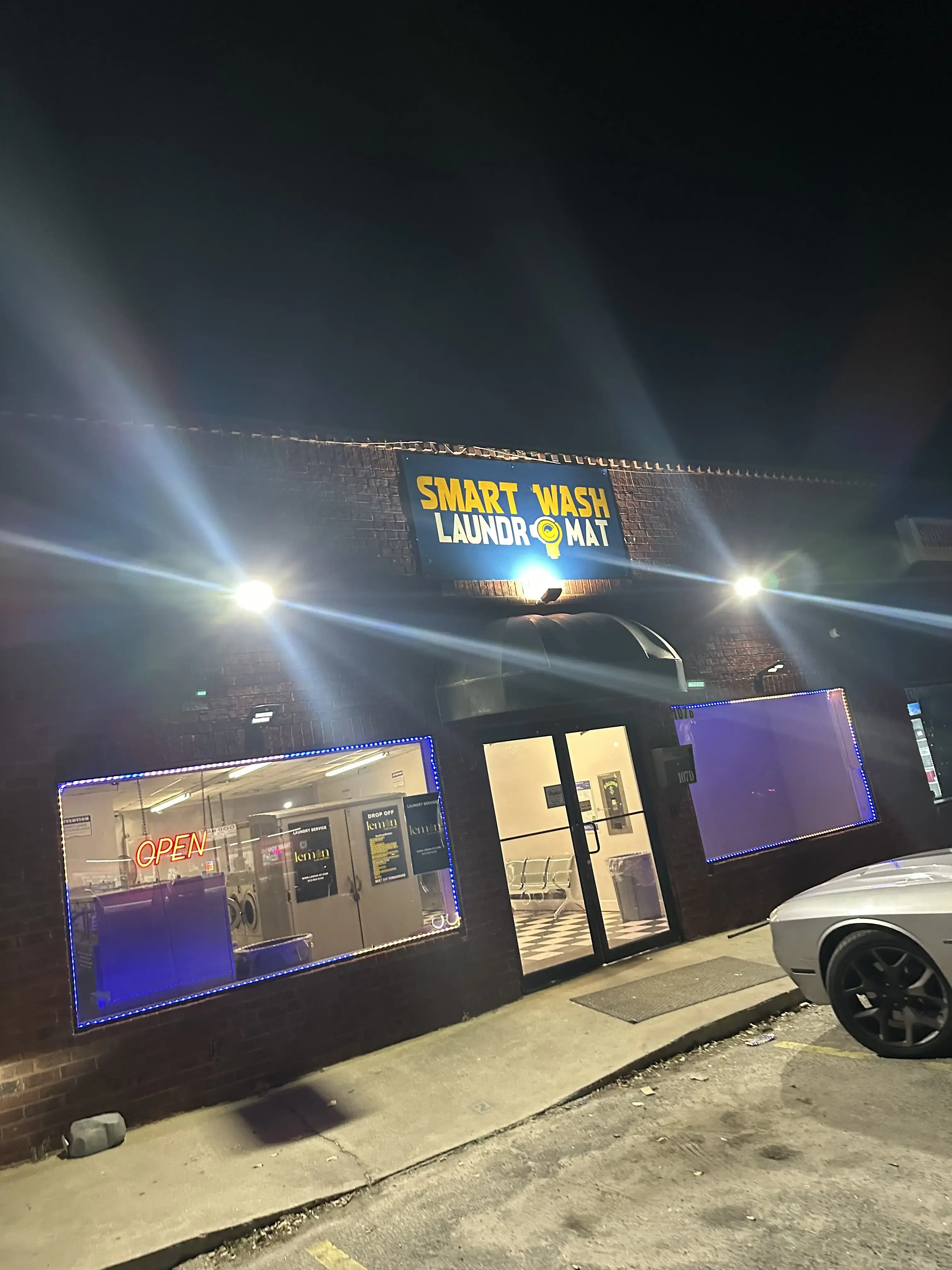 Smart Wash Laundromat thumbnail 4