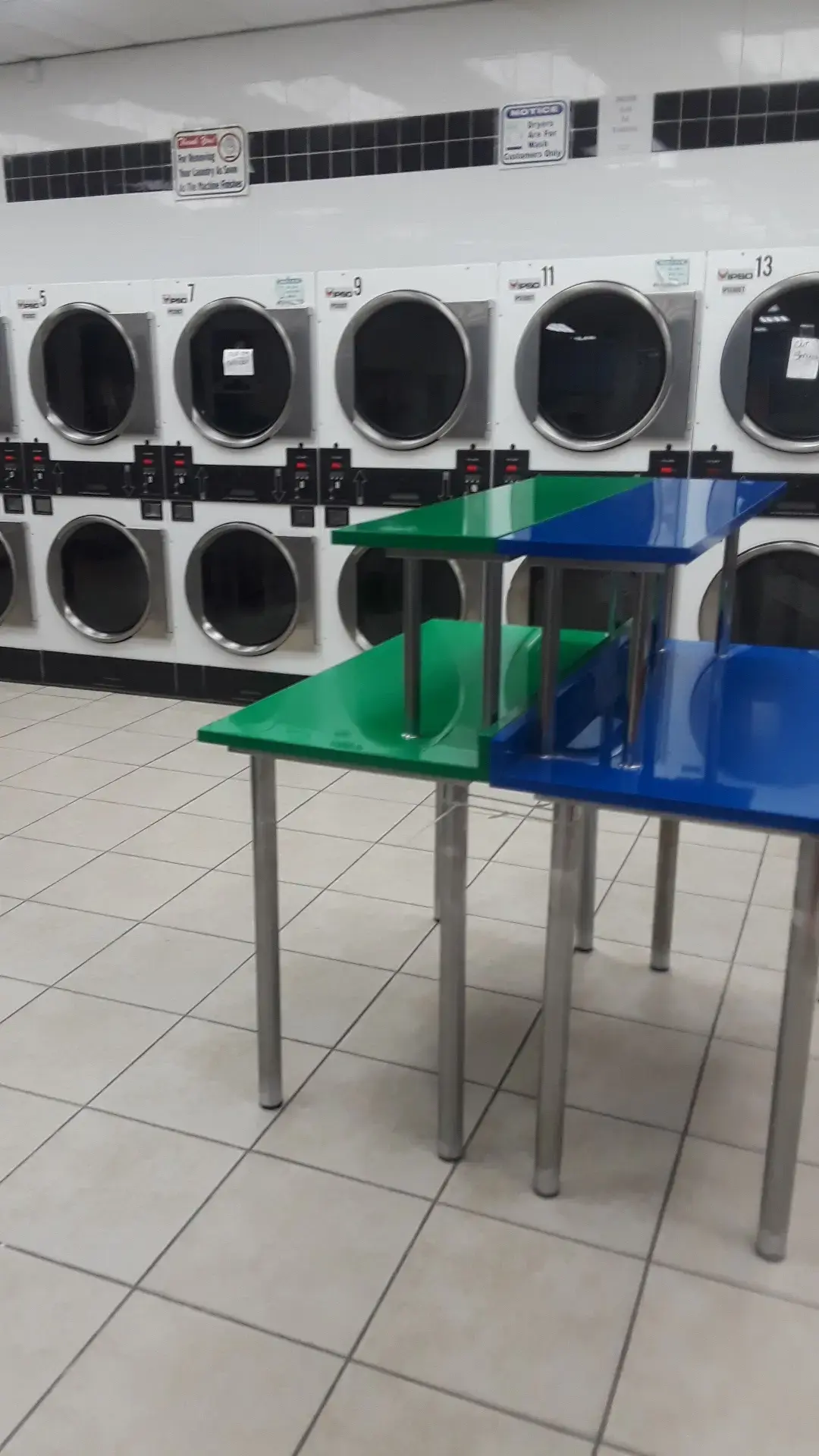 Smile Laundromat - Image 7