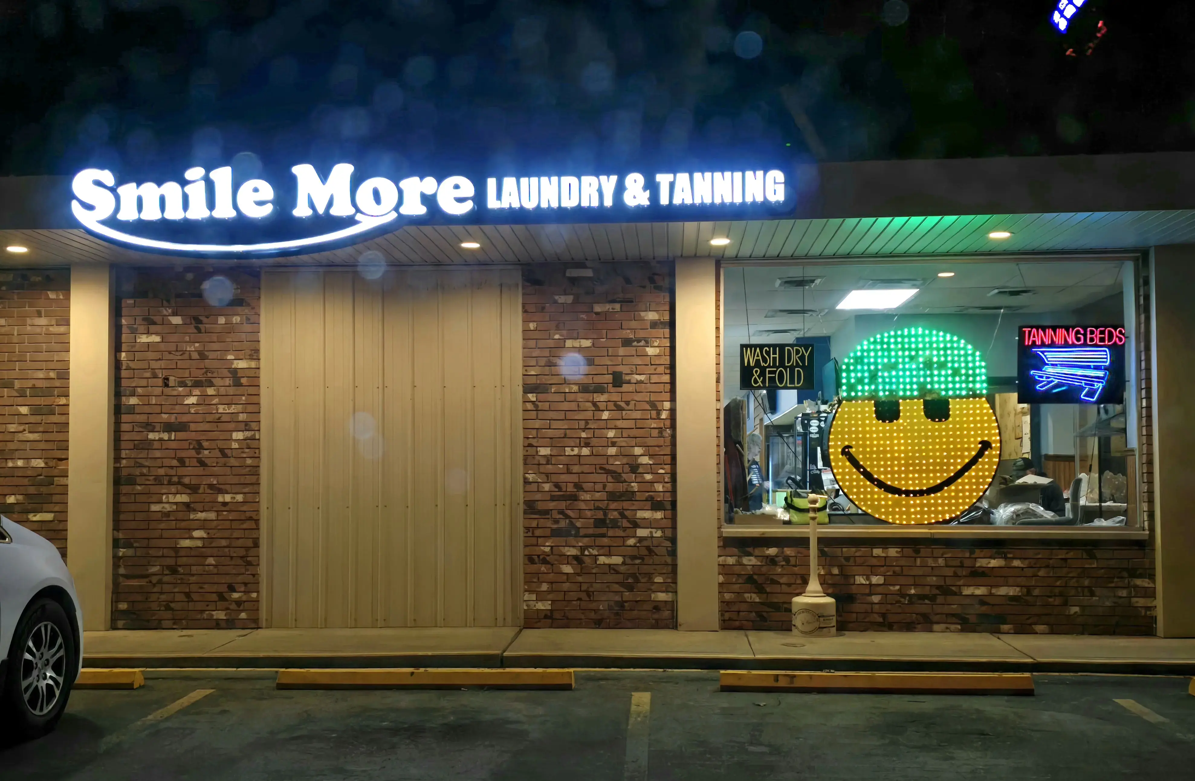 Smile More Laundry & Tan thumbnail 4