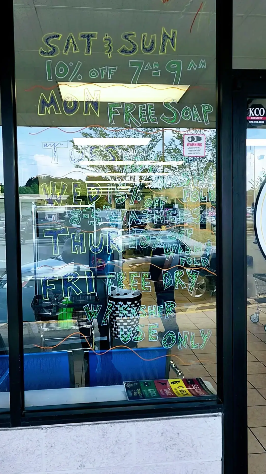 Smiley Laundromat - Image 4