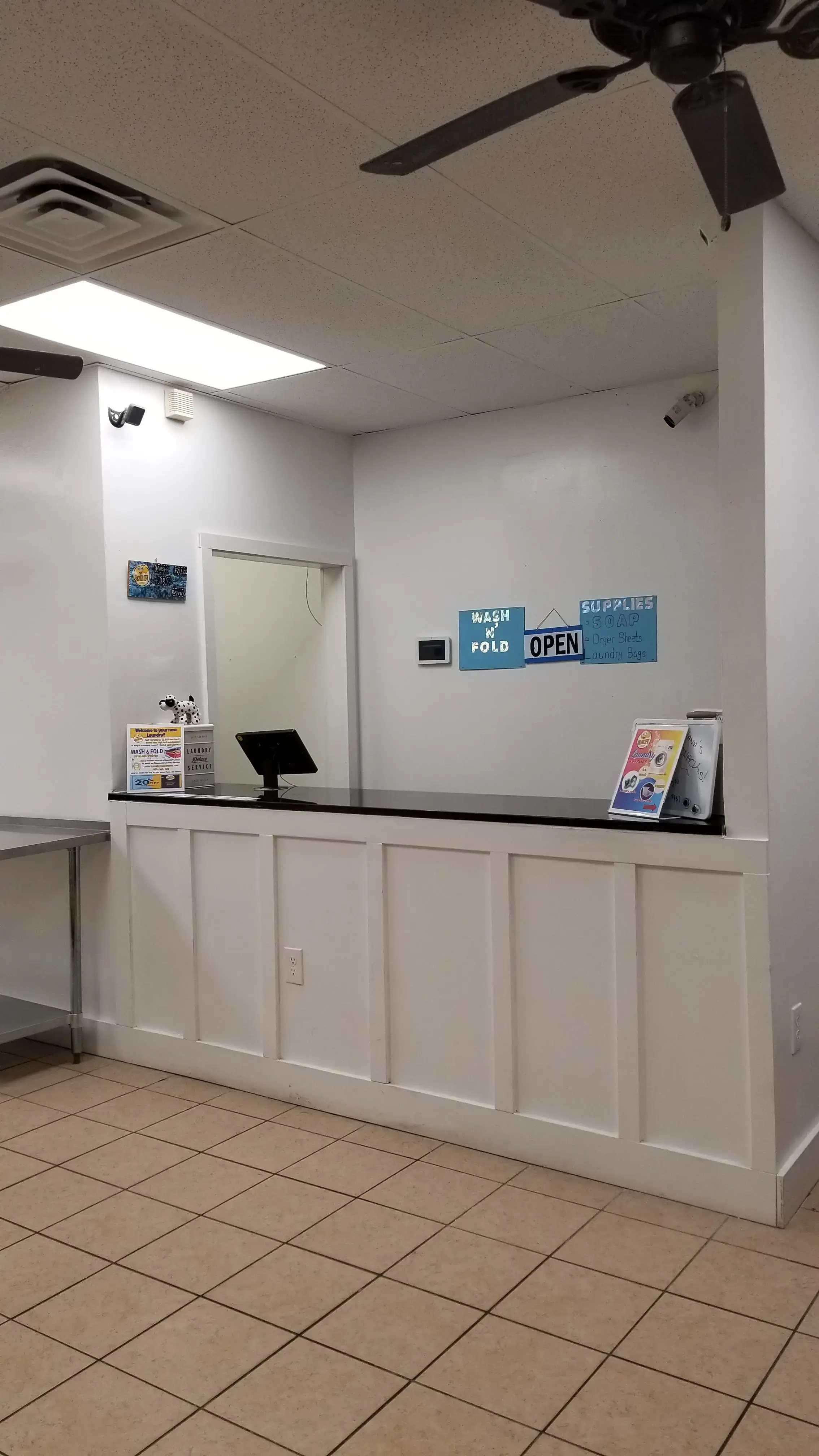 Smiley Laundromat thumbnail 17