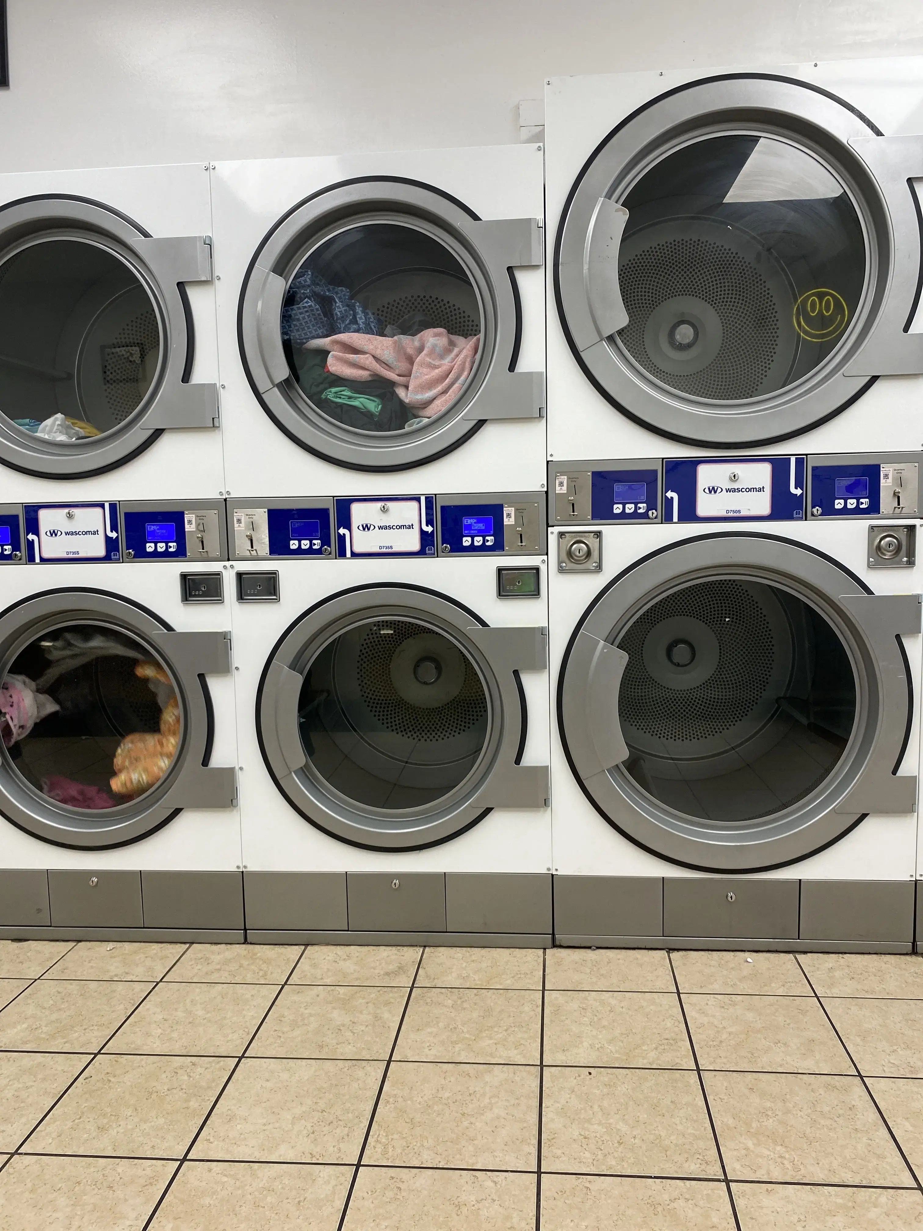 Smiley Laundromat - Image 18