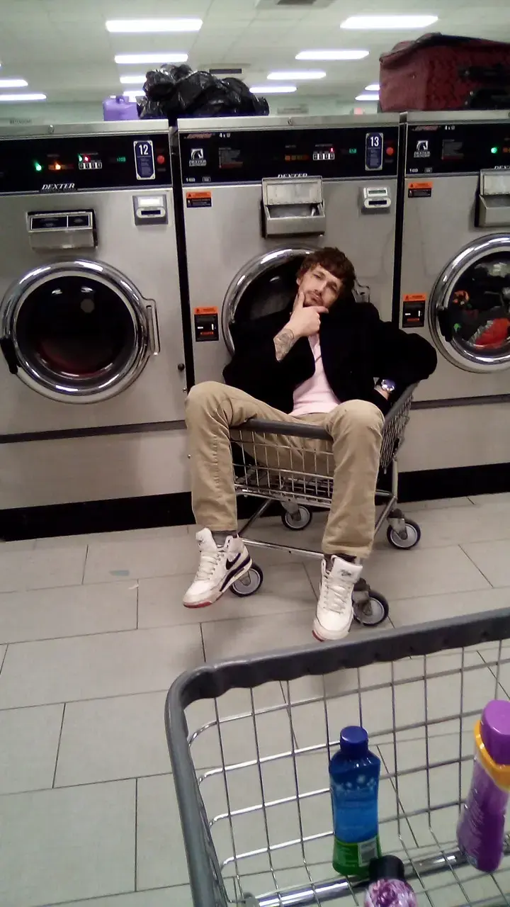 Smiling Rivers Laundromat thumbnail 10