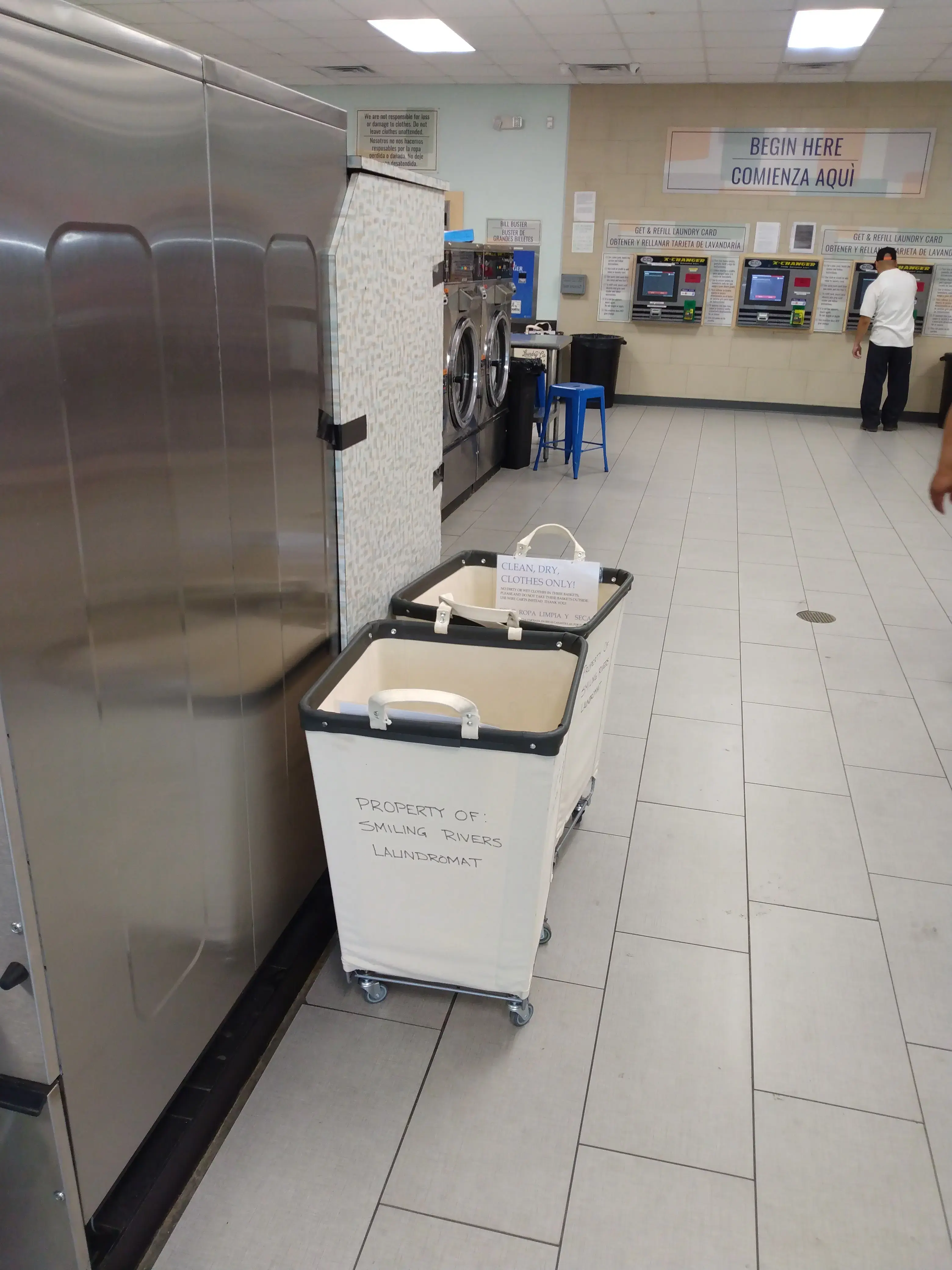 Smiling Rivers Laundromat thumbnail 12
