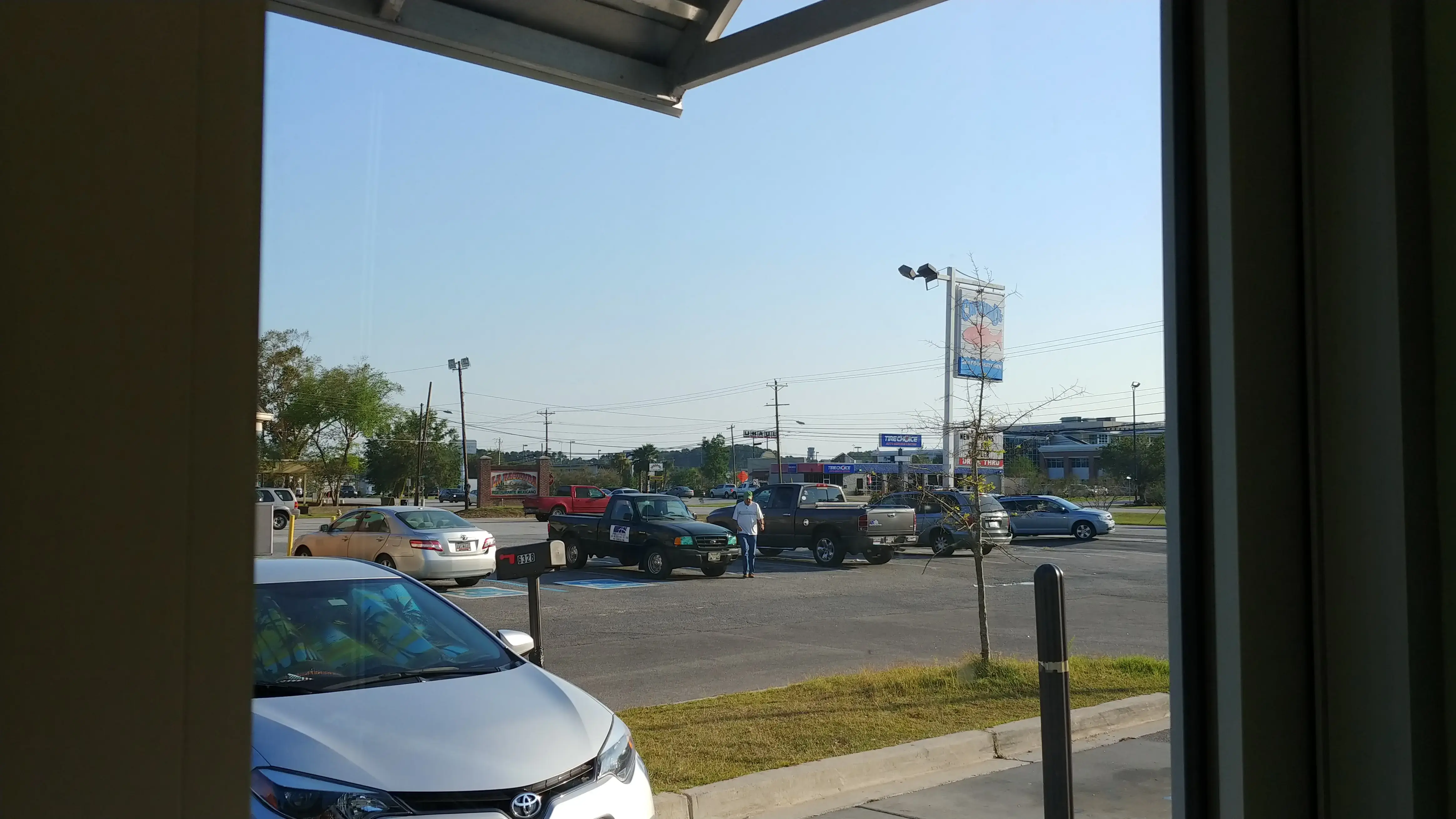 Smiling Rivers Laundromat - Image 18