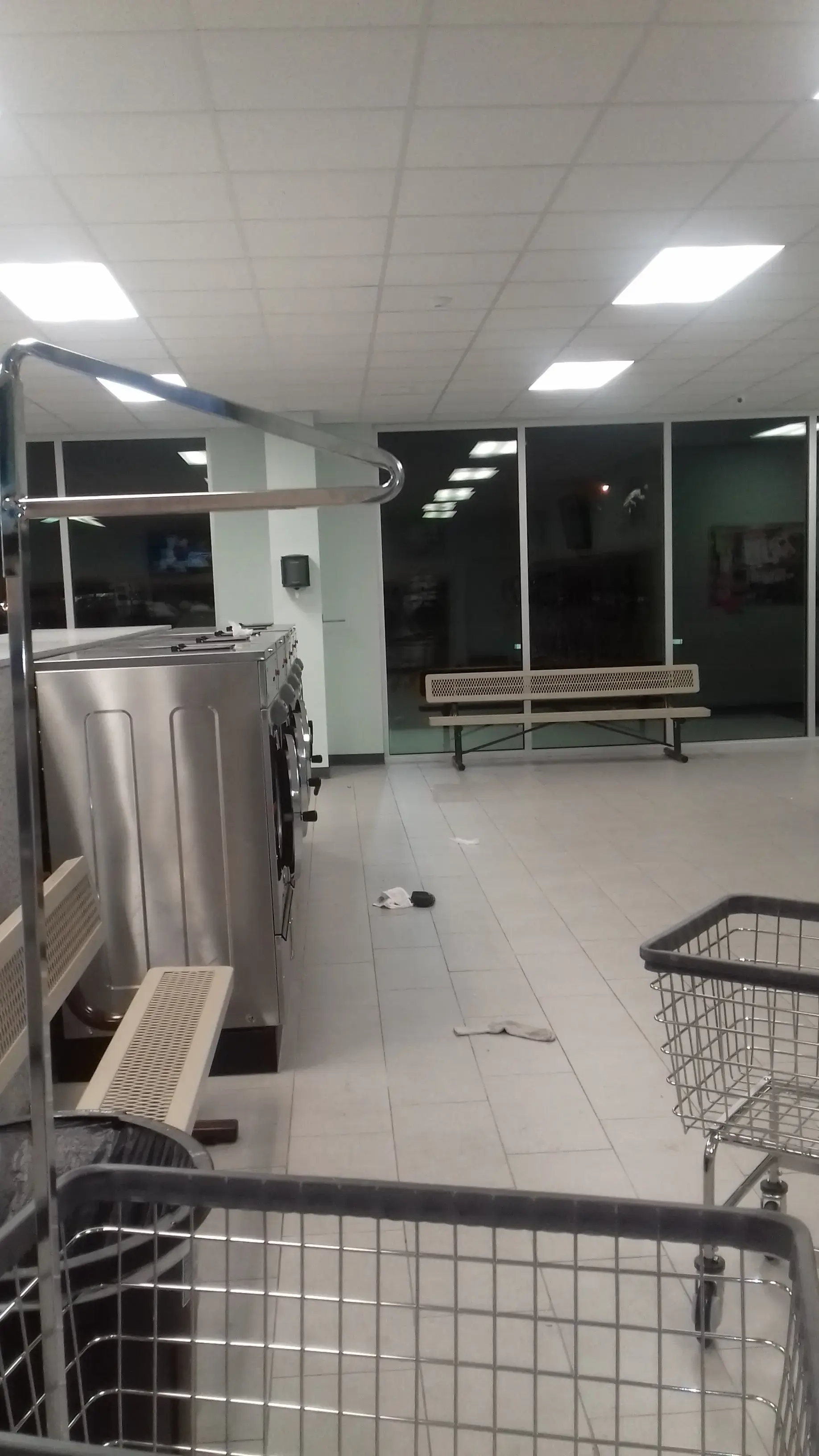 Smiling Rivers Laundromat thumbnail 17