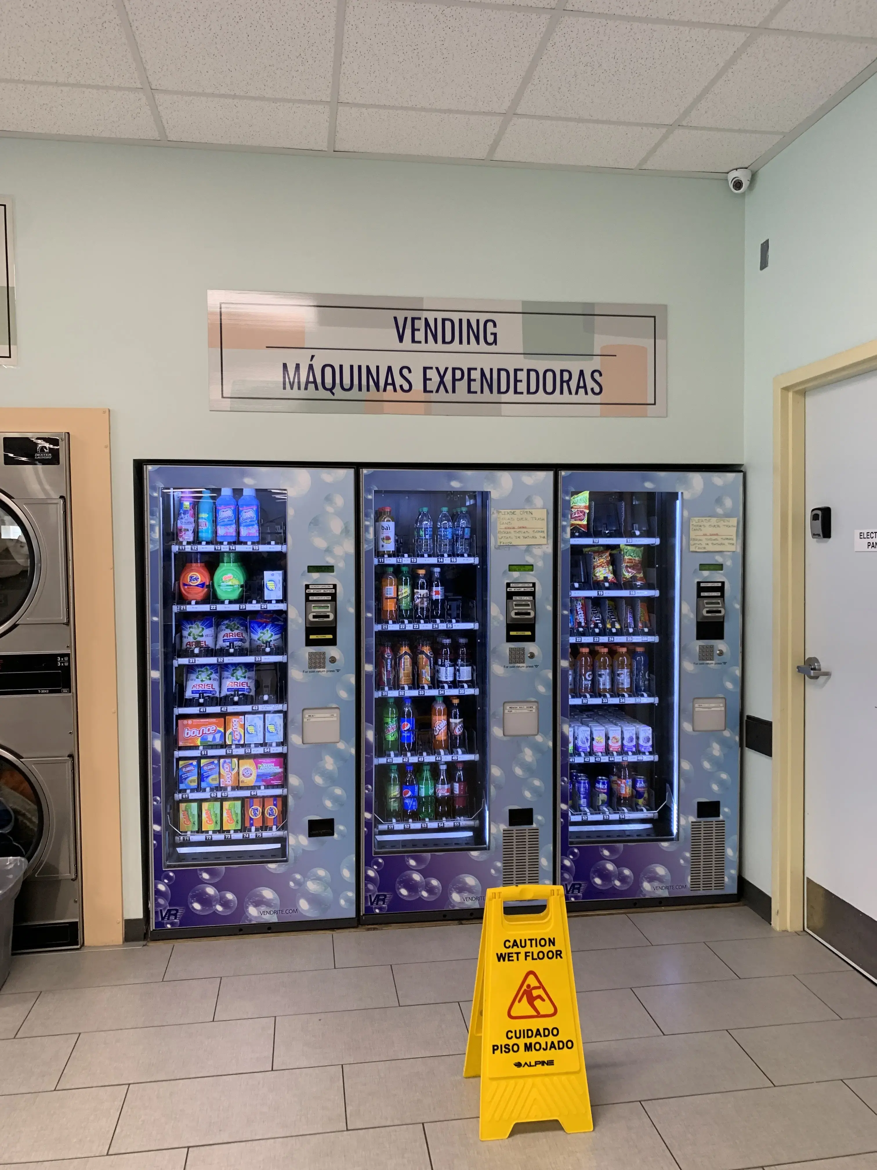 Smiling Rivers Laundromat thumbnail 16