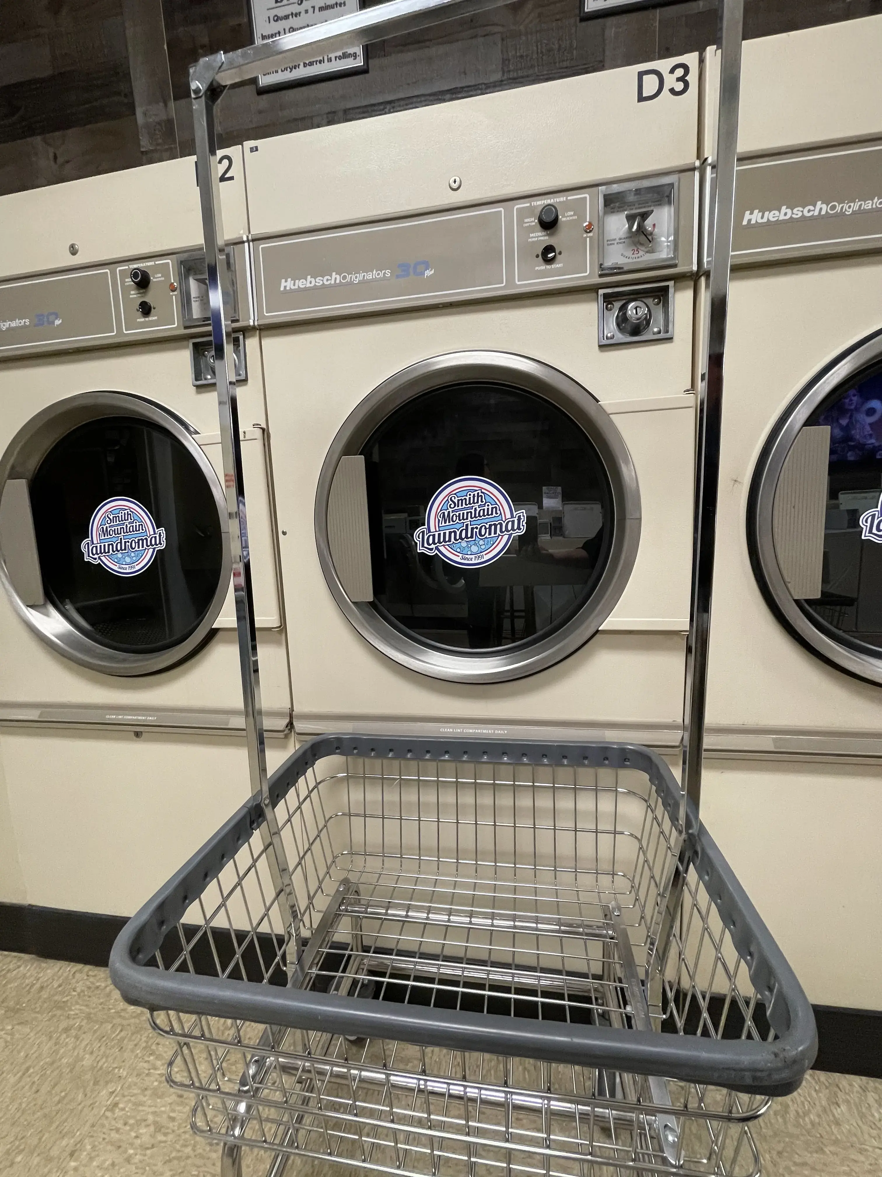 Smith Mountain Laundromat thumbnail 2
