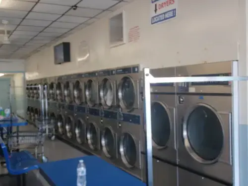 Smithfield Plaza Laundry Land Laundromat thumbnail 6