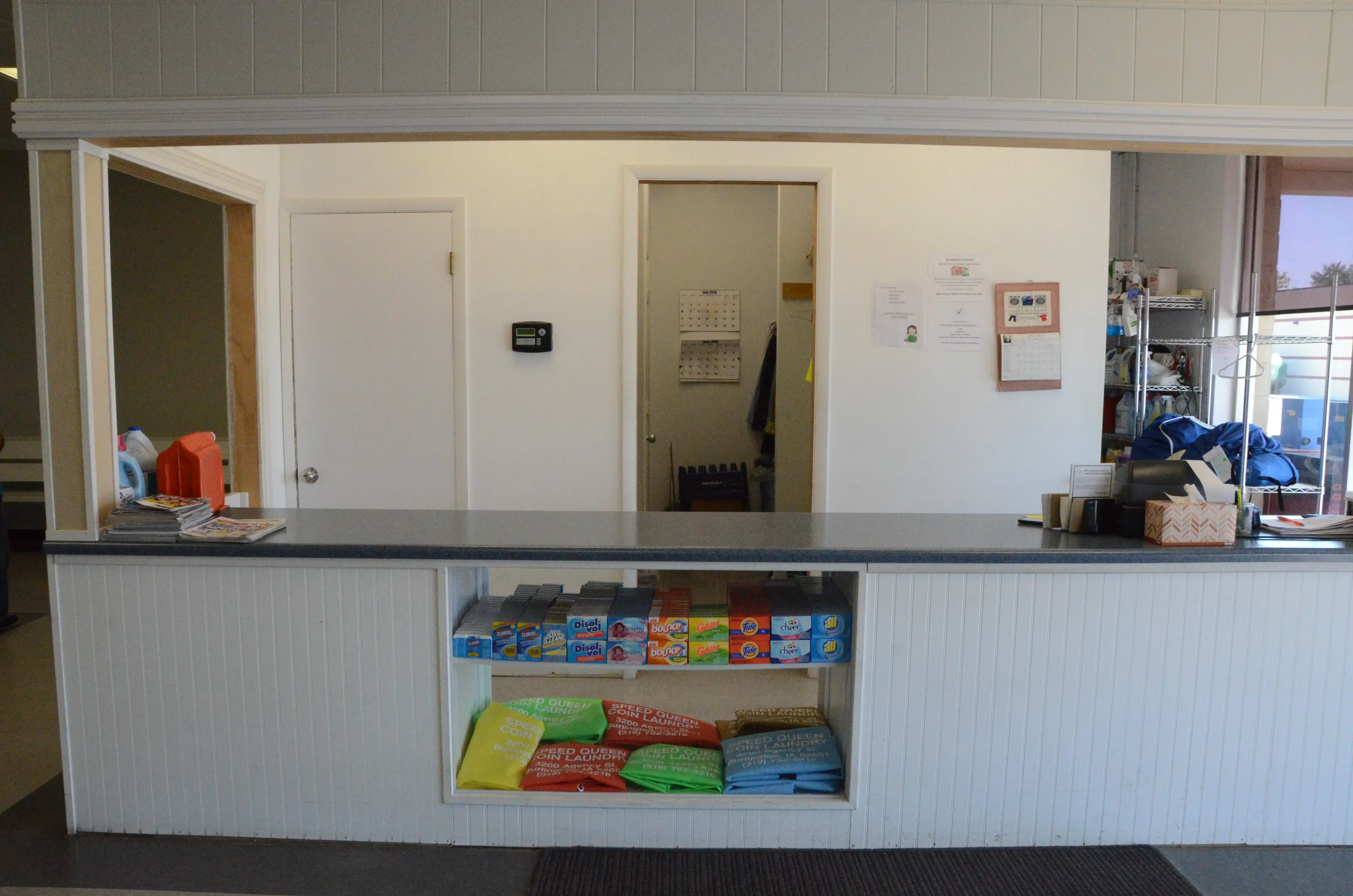 Smith's Coin Laundry/Speed Queen - Image 2