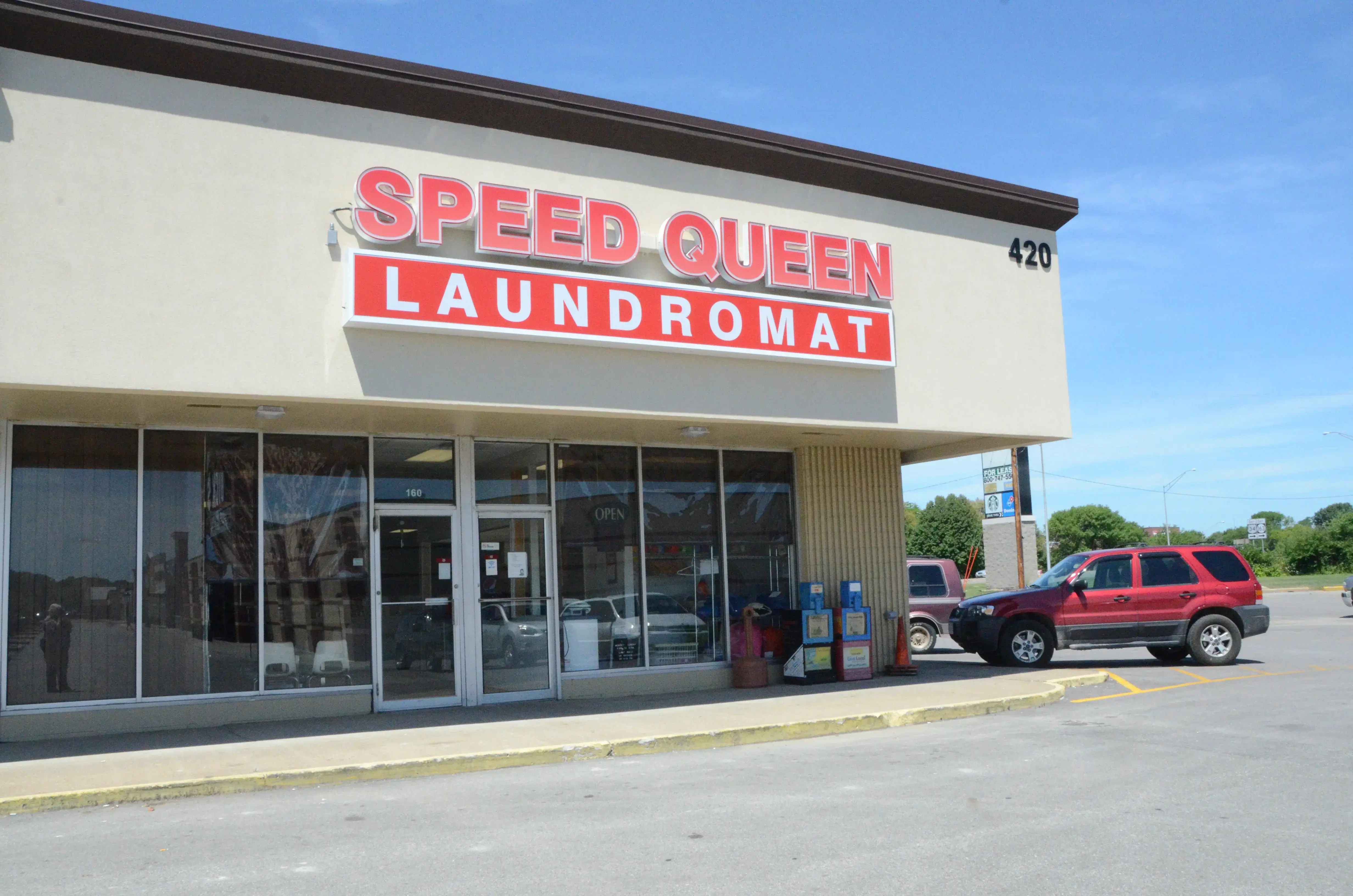 Smith's Coin Laundry/Speed Queen thumbnail 1