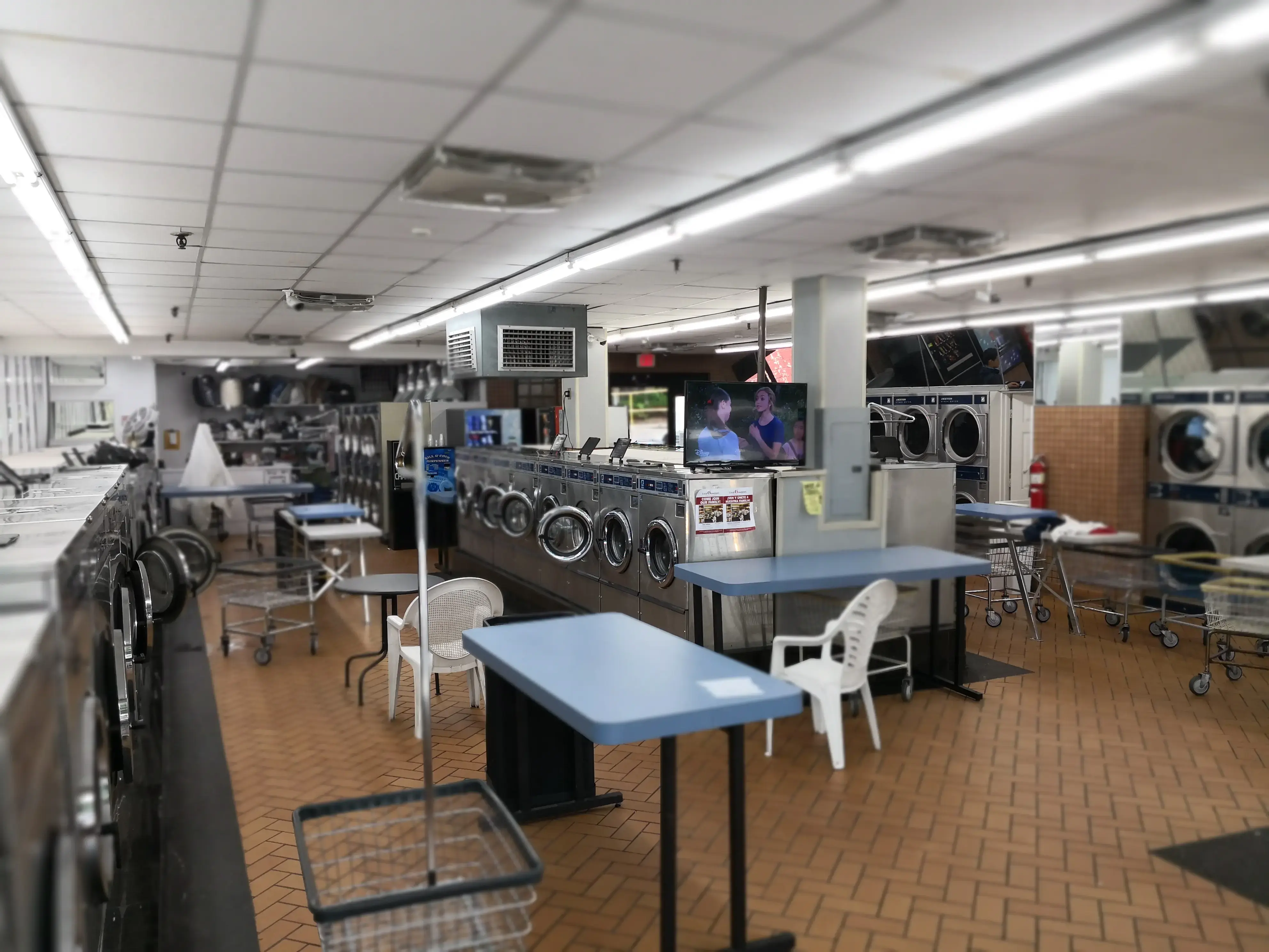 Smithtown Wash & Fold thumbnail 9