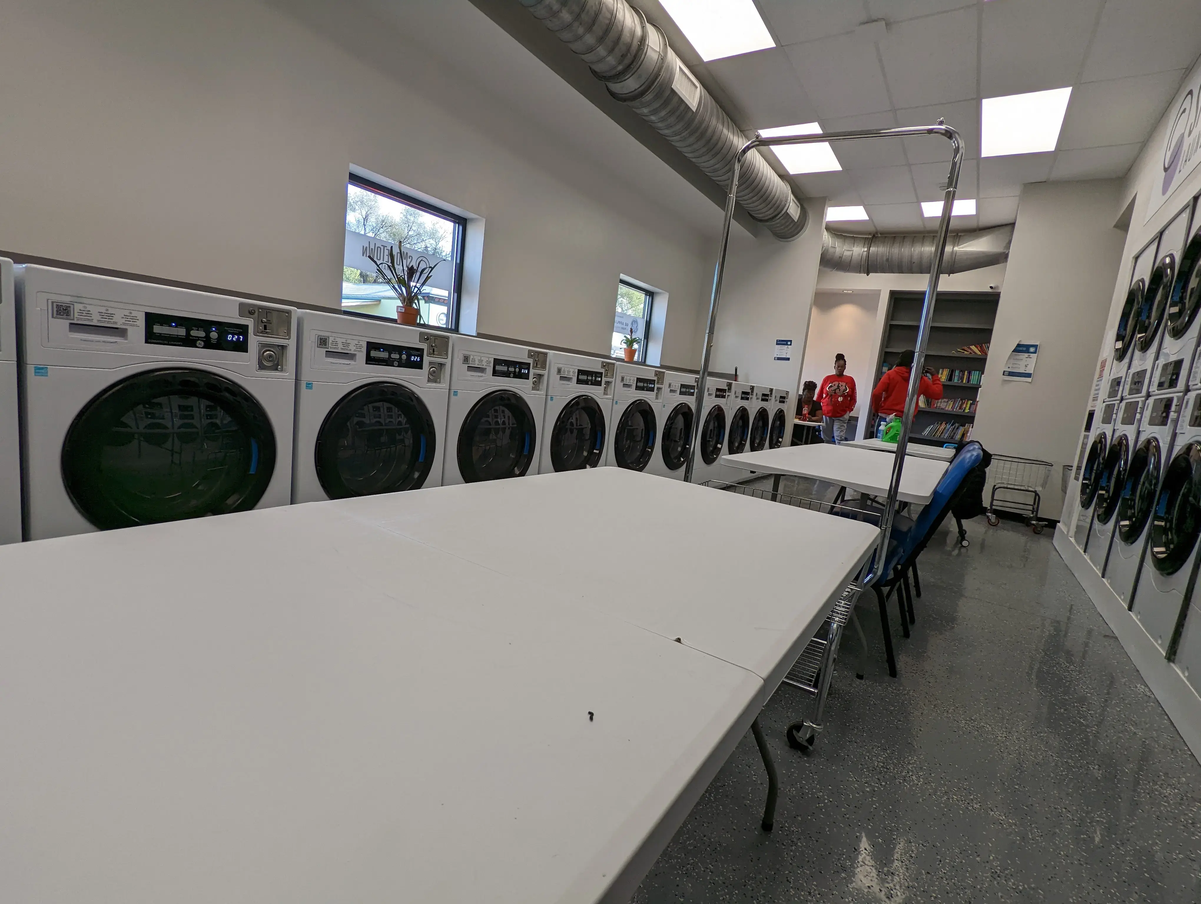 Smoketown Laundromat thumbnail 12