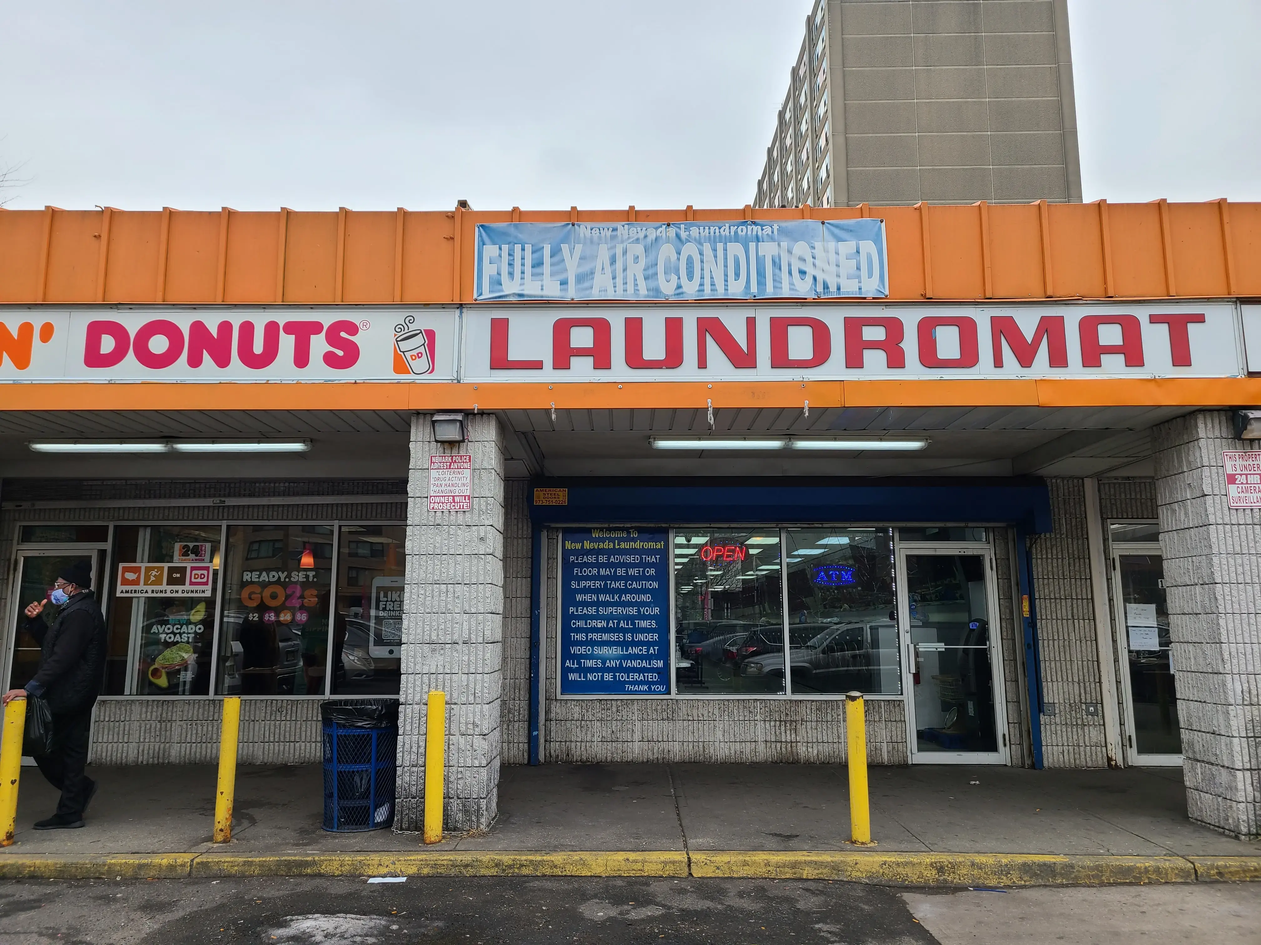 SmoothWash Laundromat - Image 3