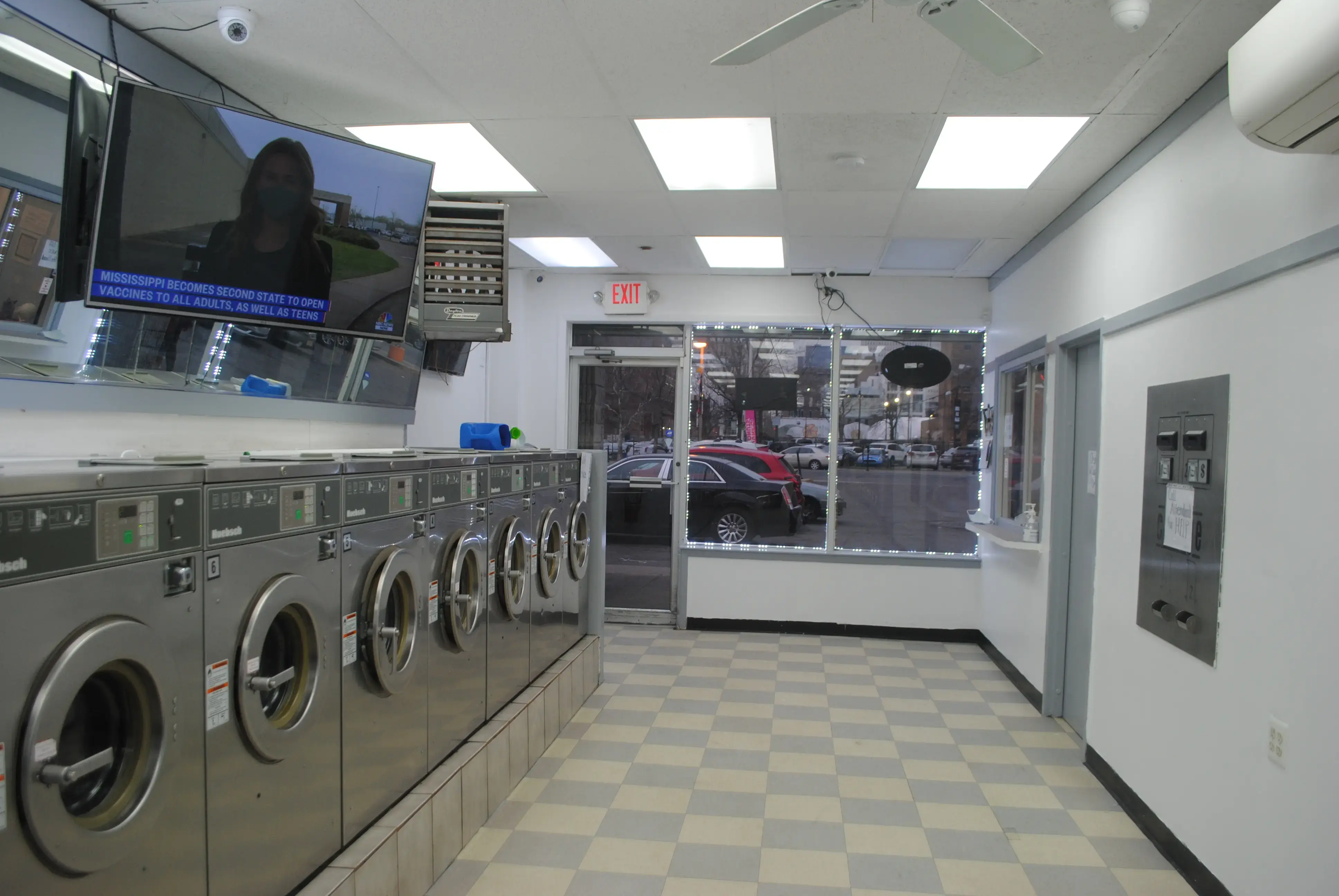SmoothWash Laundromat - Image 17