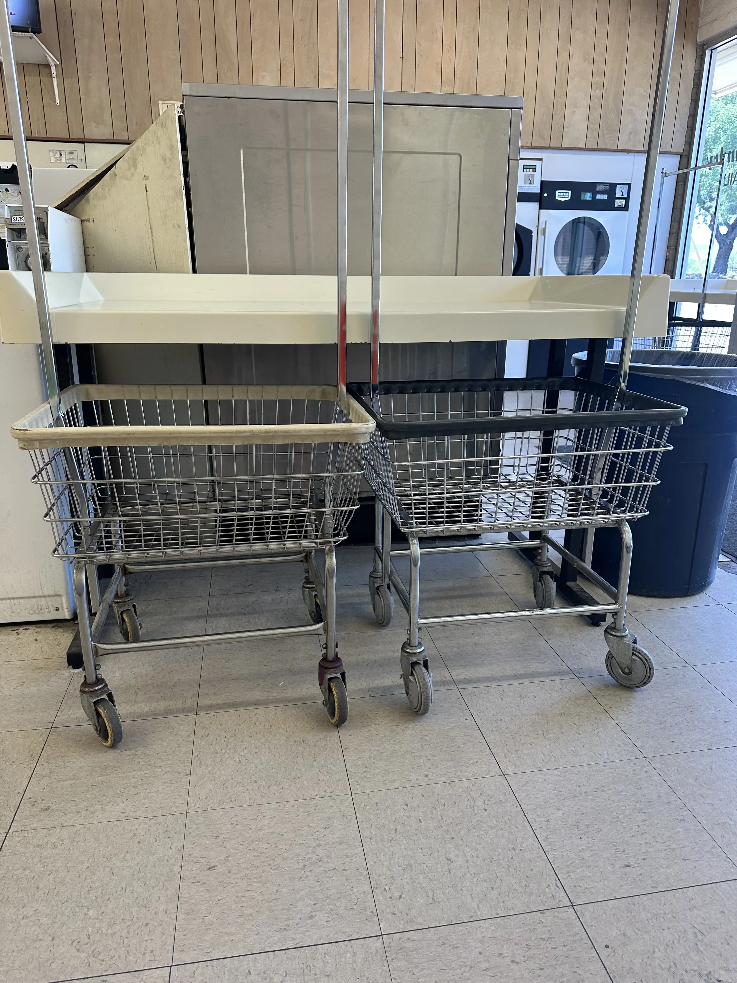 Snow White Launderette - Image 9