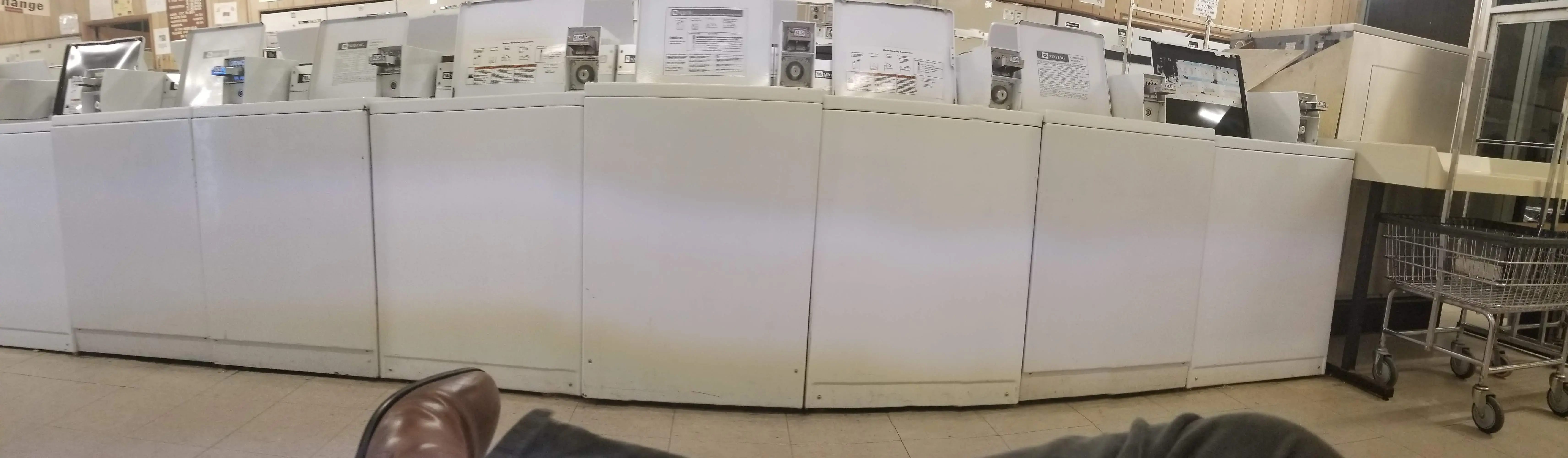 Snow White Launderette - Image 12